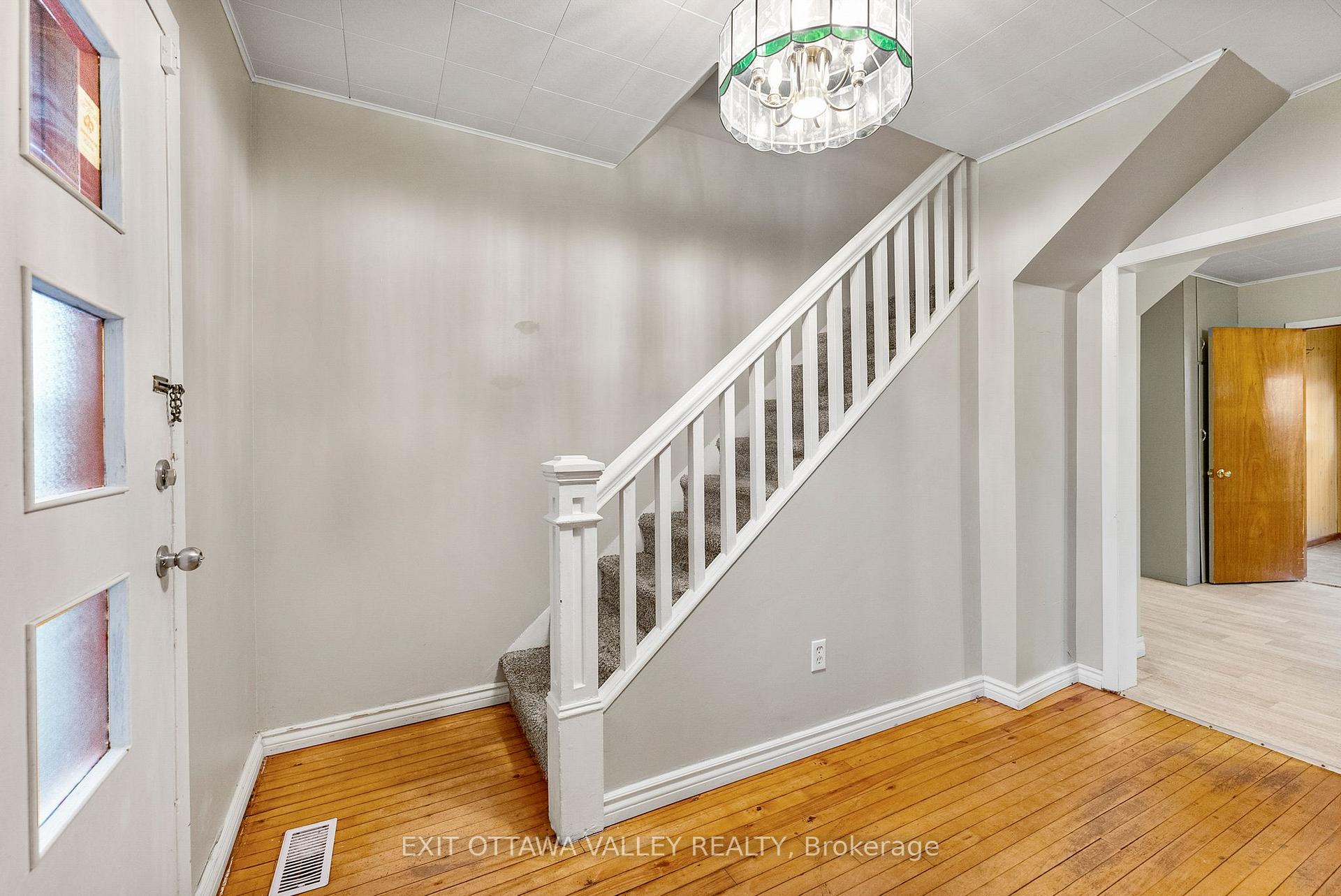 Photo 25 of 48 Needham Street, Madawaska Valley, Madawaska Valley — HOMEH