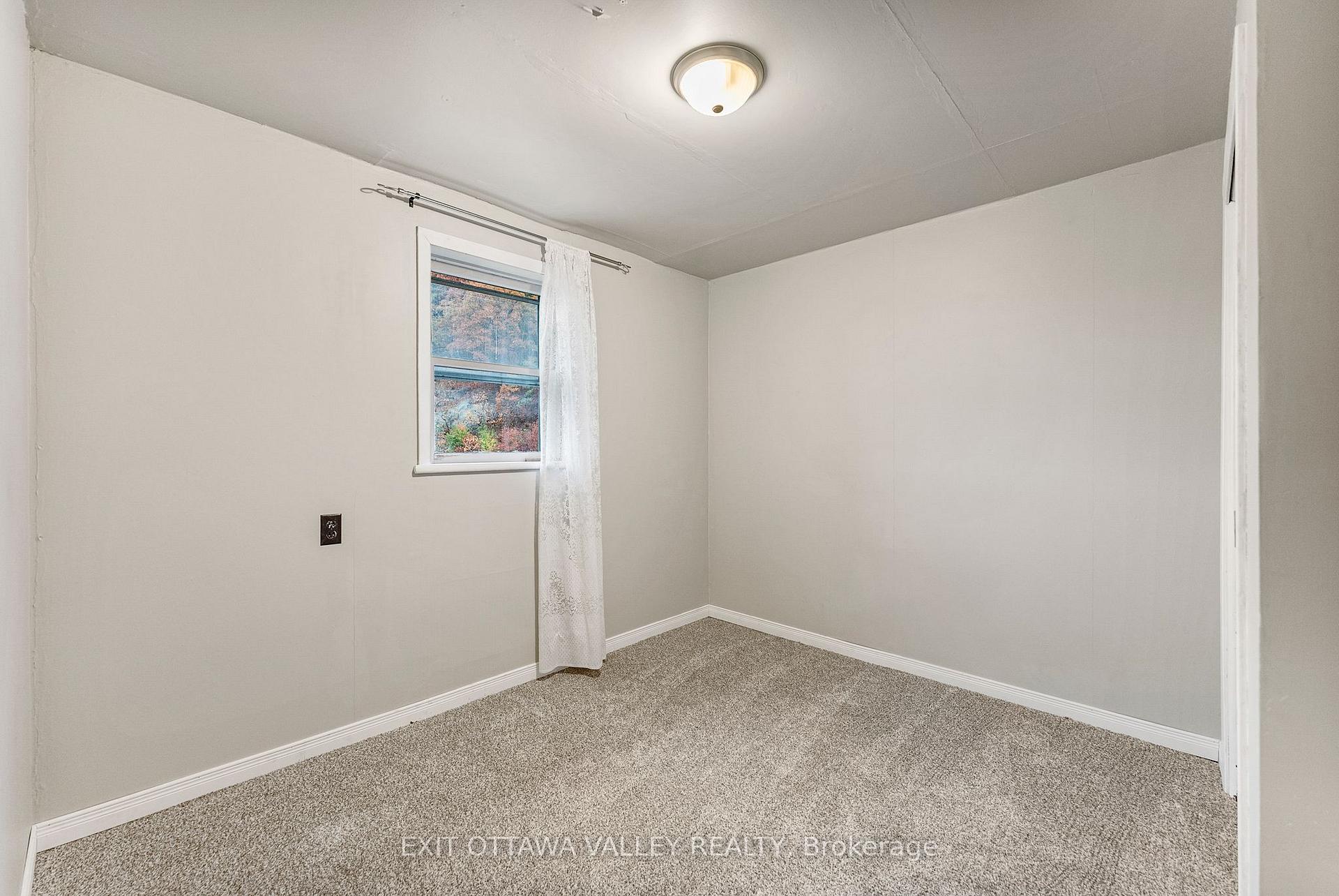 Photo 31 of 48 Needham Street, Madawaska Valley, Madawaska Valley — HOMEH