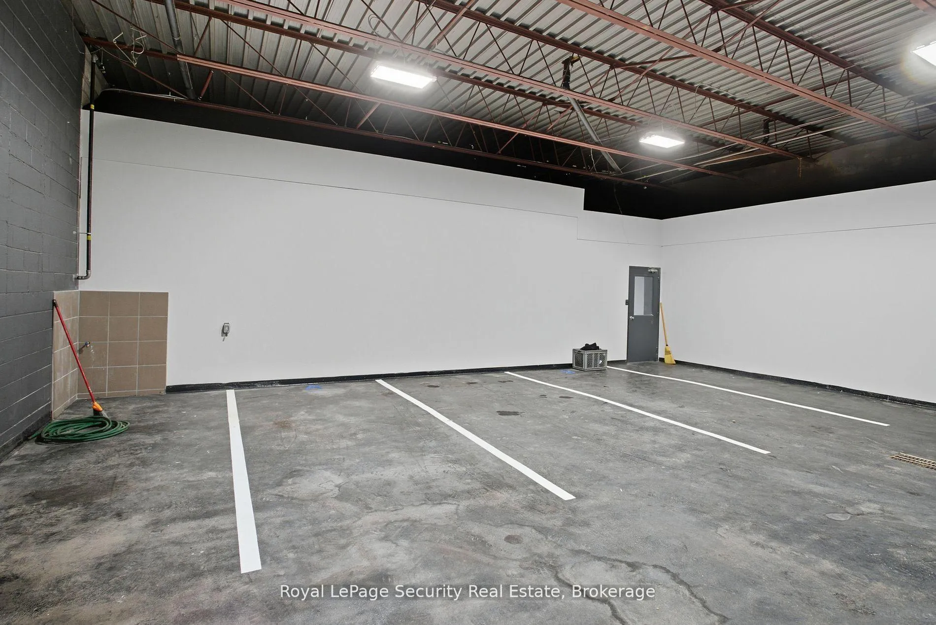 Photo 21 of Unit B, 185 Main Street, King, Schomberg — HOMEH