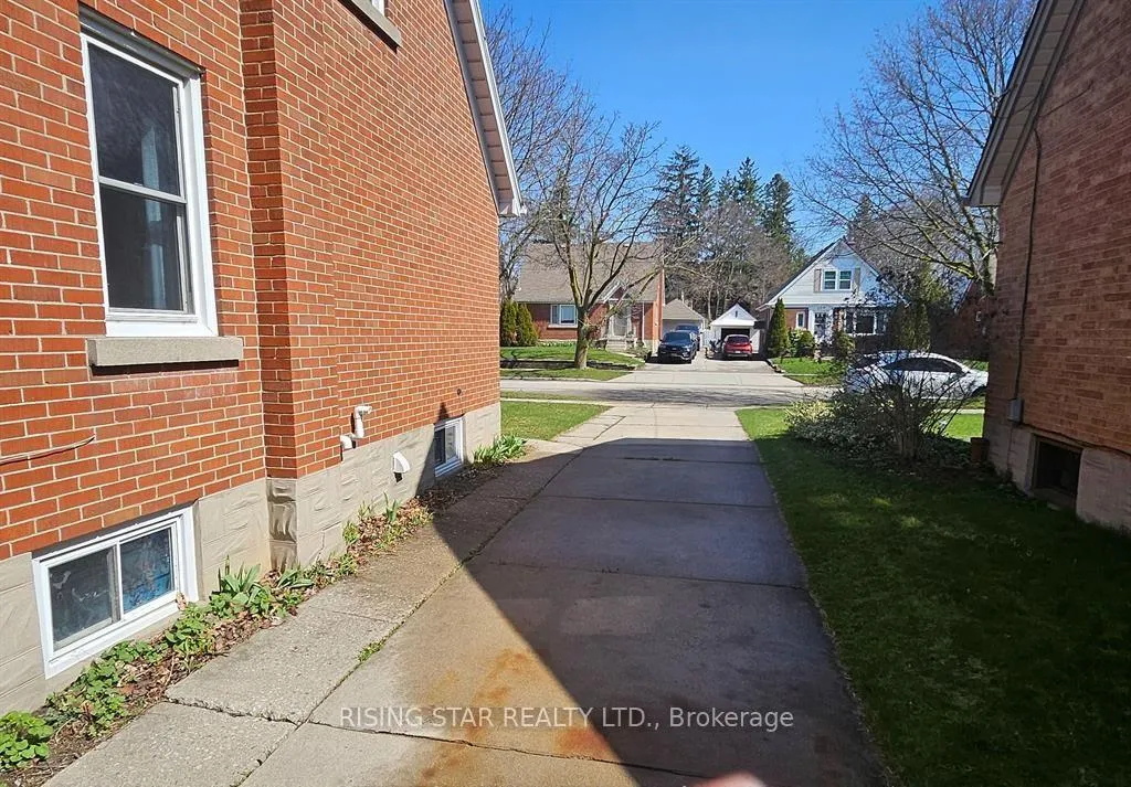 Photo 2 of 99 Brentwood Avenue N, Kitchener — HOMEH