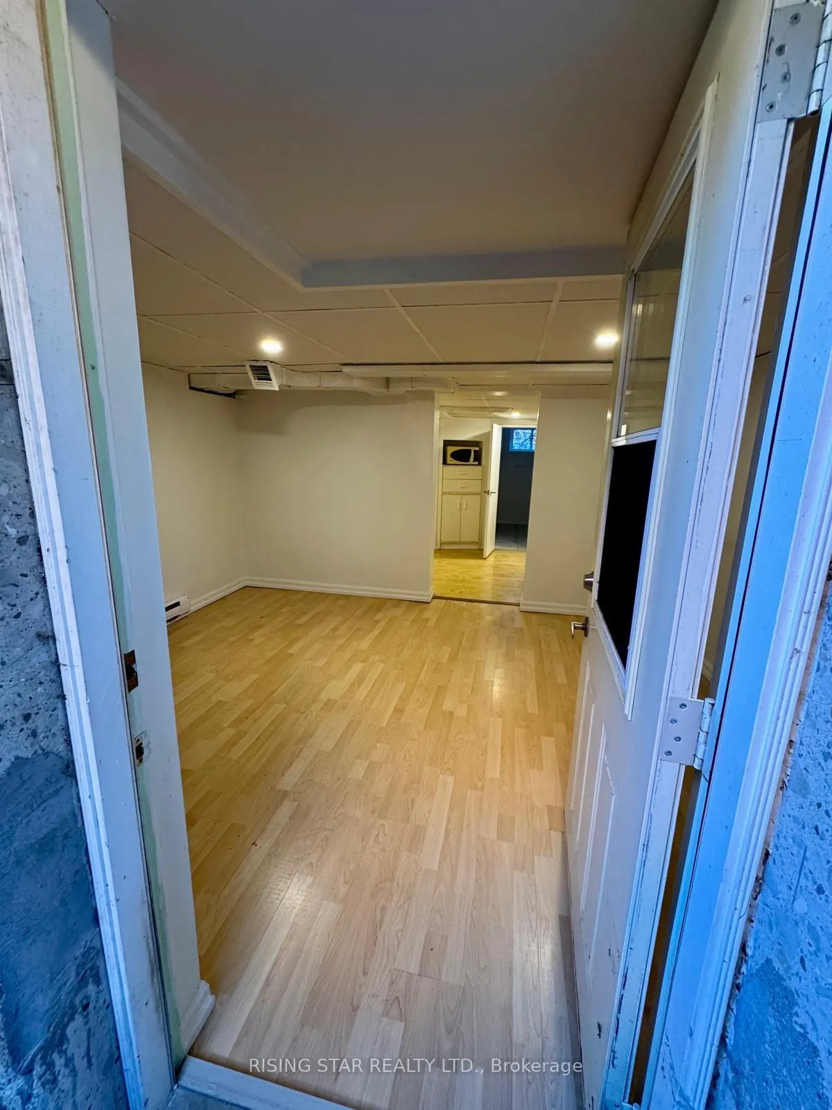 Photo 3 of 99 Brentwood Avenue N, Kitchener — HOMEH