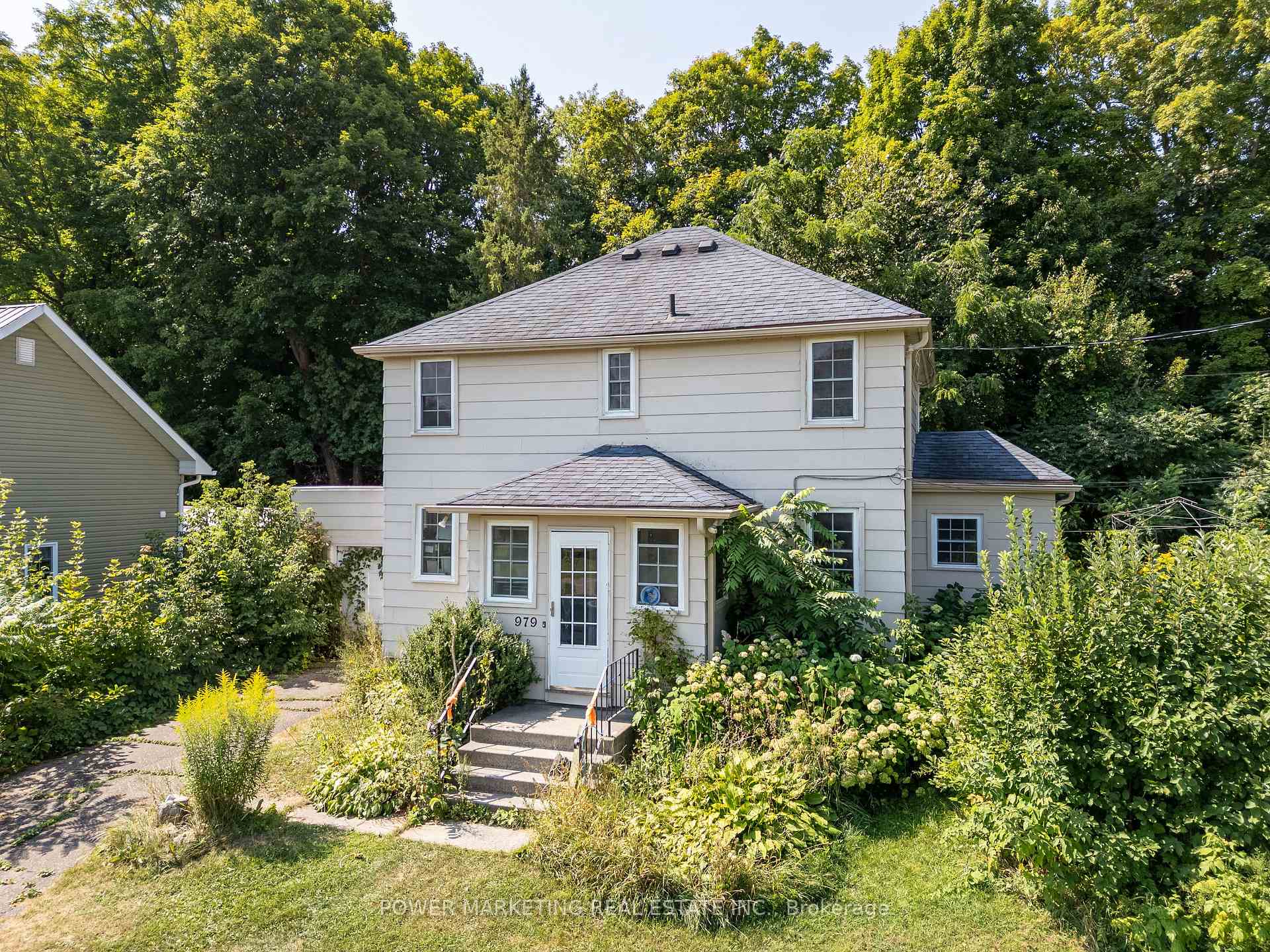 Photo 2 of 979 River Road, McNab/Braeside, Mcnab/Braeside Twps — HOMEH