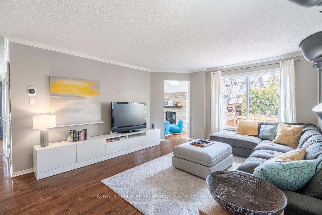 Photo 8 of 65 Gillespie Crescent, Ottawa, Hunt Club Woods — HOMEH