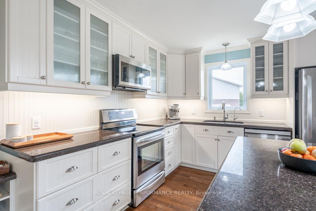 Photo 14 of 65 Gillespie Crescent, Ottawa, Hunt Club Woods — HOMEH