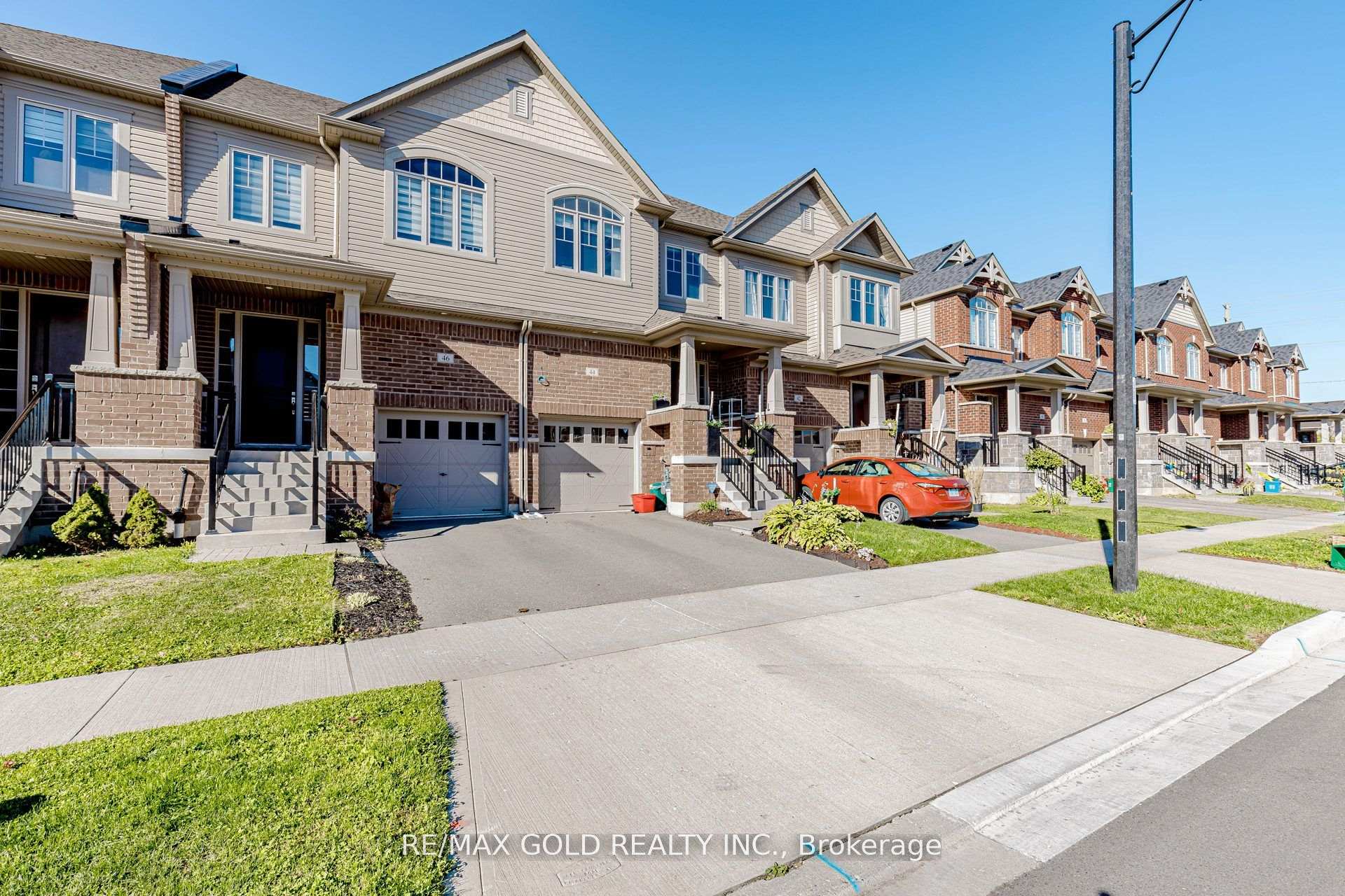 Photo 2 of 46 Reistwood Drive, Kitchener, Huron Park — HOMEH