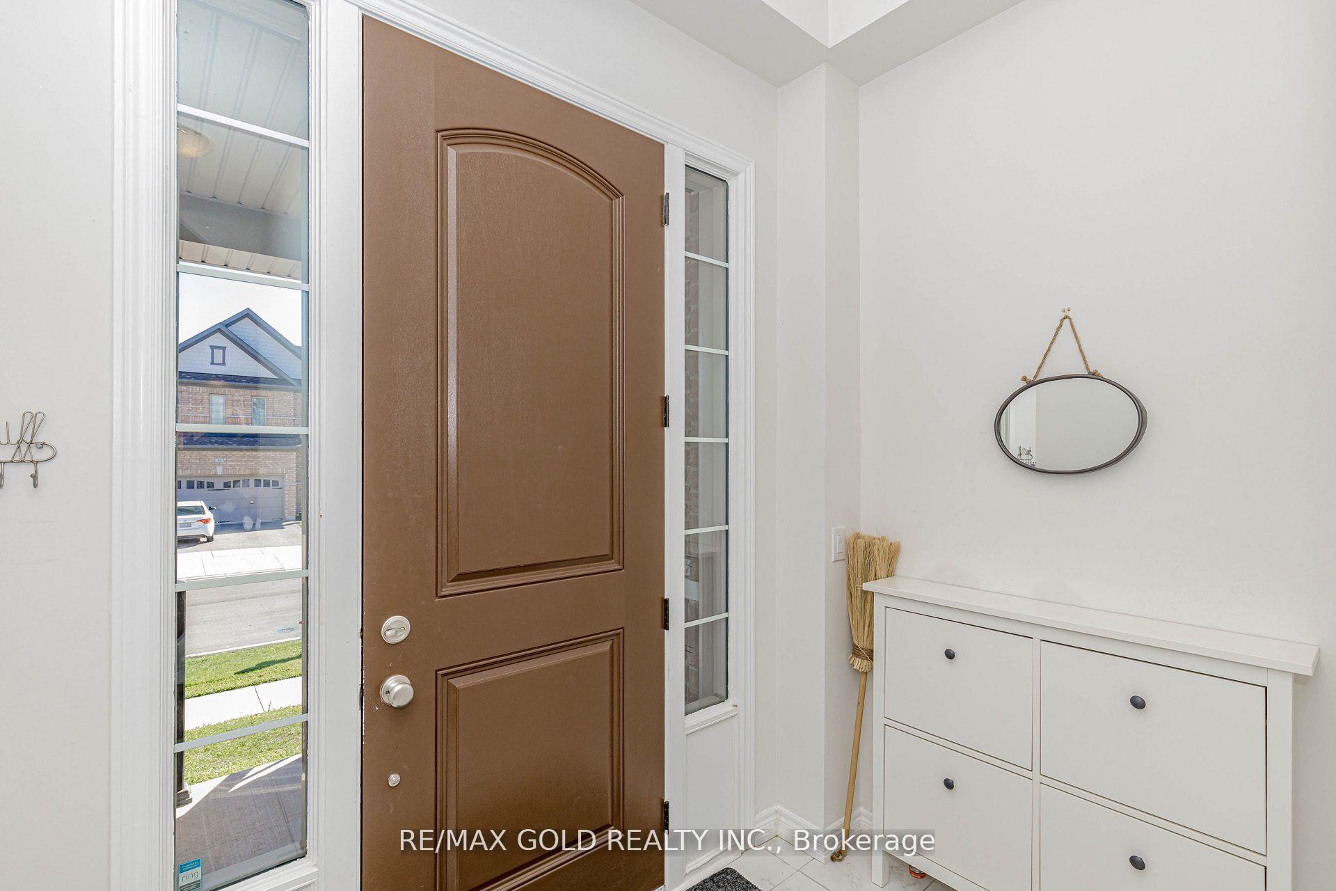 Photo 4 of 46 Reistwood Drive, Kitchener, Huron Park — HOMEH