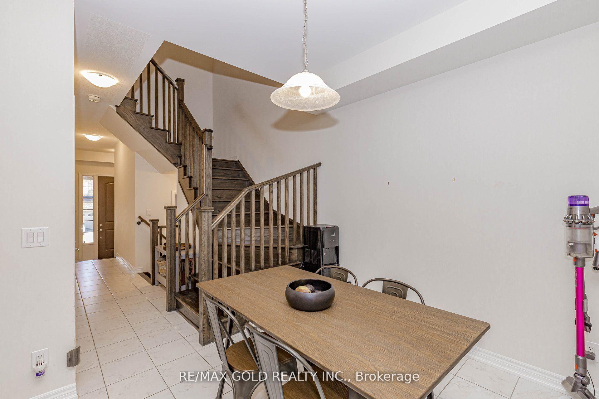 Photo 8 of 46 Reistwood Drive, Kitchener, Huron Park — HOMEH