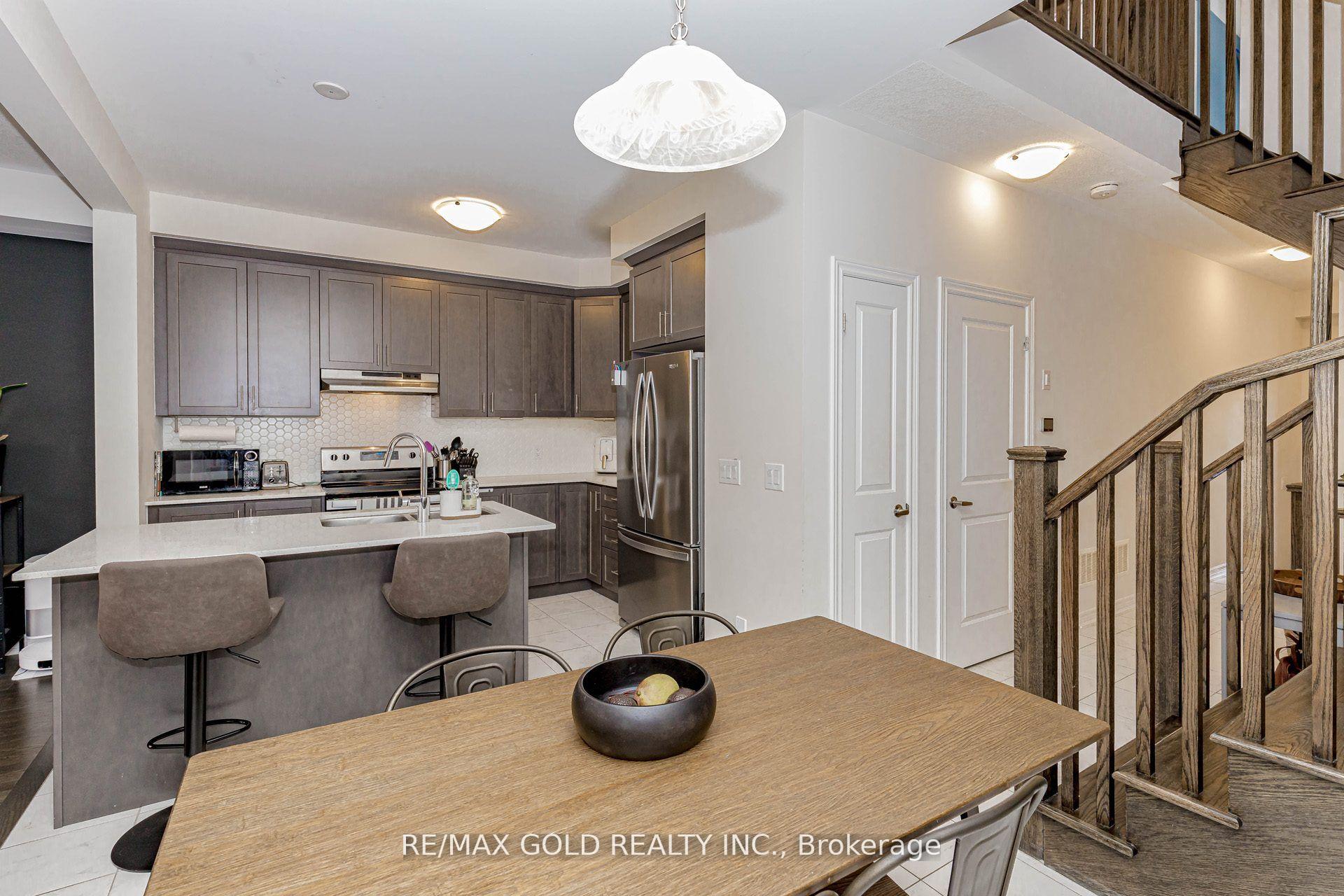 Photo 9 of 46 Reistwood Drive, Kitchener, Huron Park — HOMEH