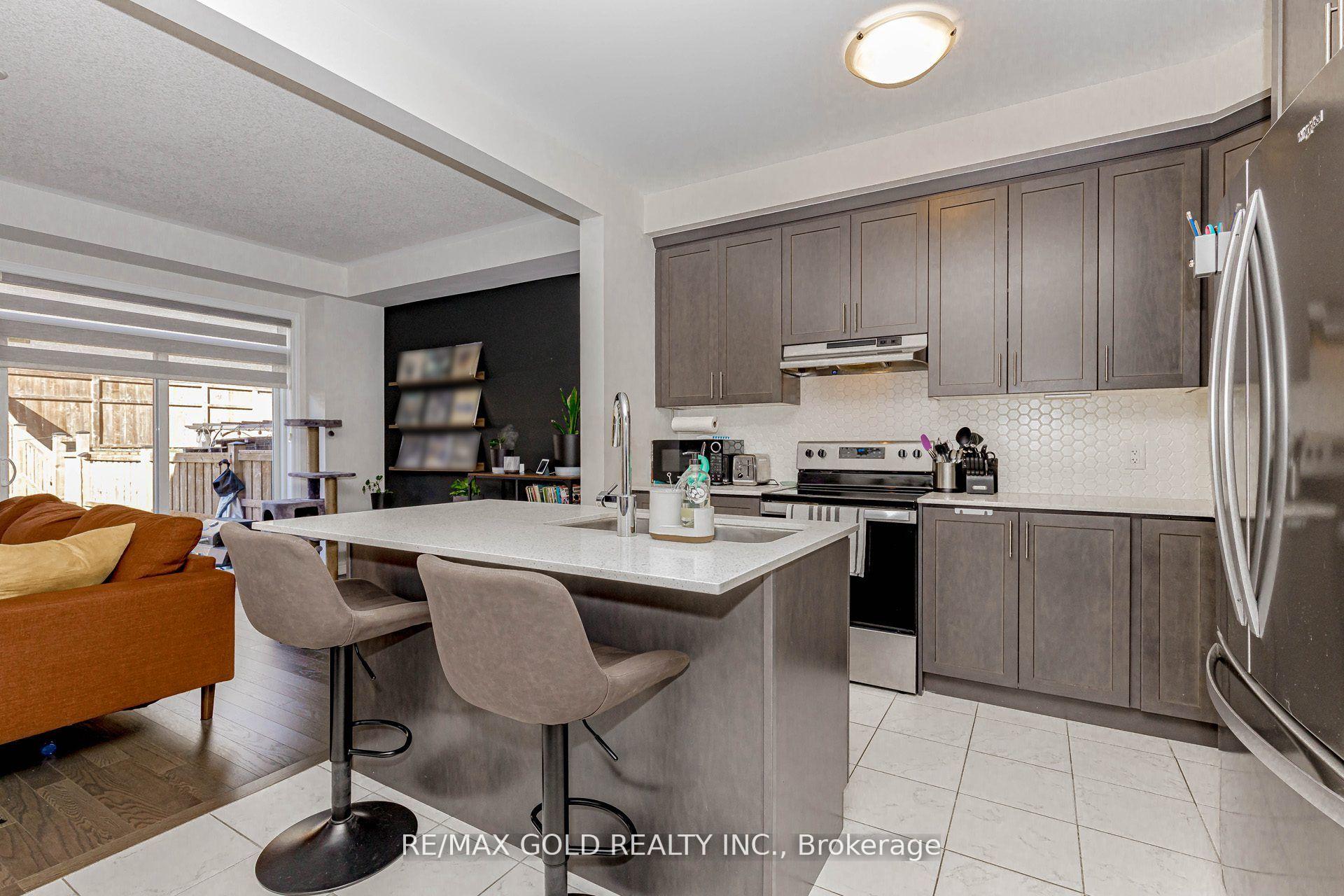Photo 11 of 46 Reistwood Drive, Kitchener, Huron Park — HOMEH