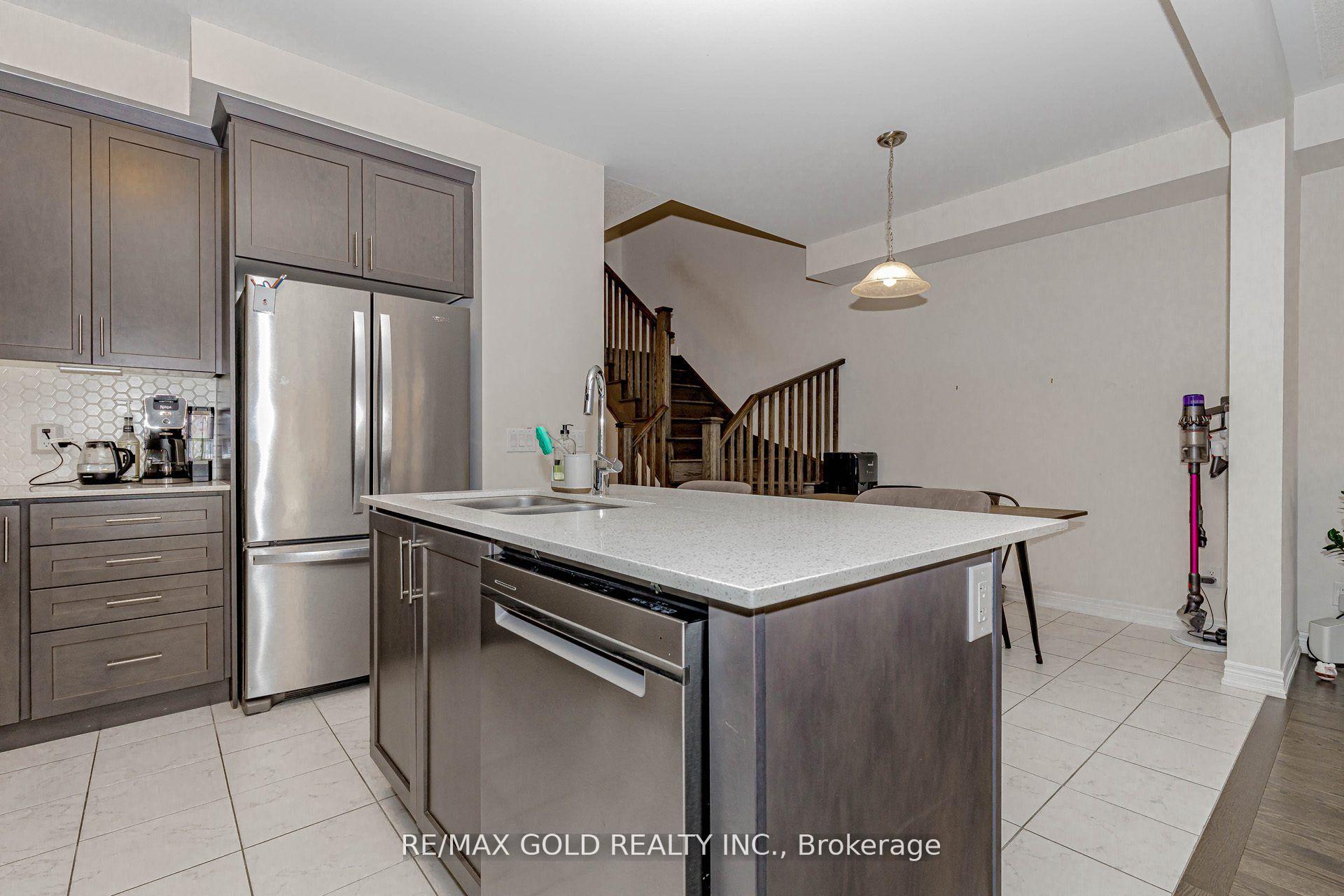 Photo 13 of 46 Reistwood Drive, Kitchener, Huron Park — HOMEH