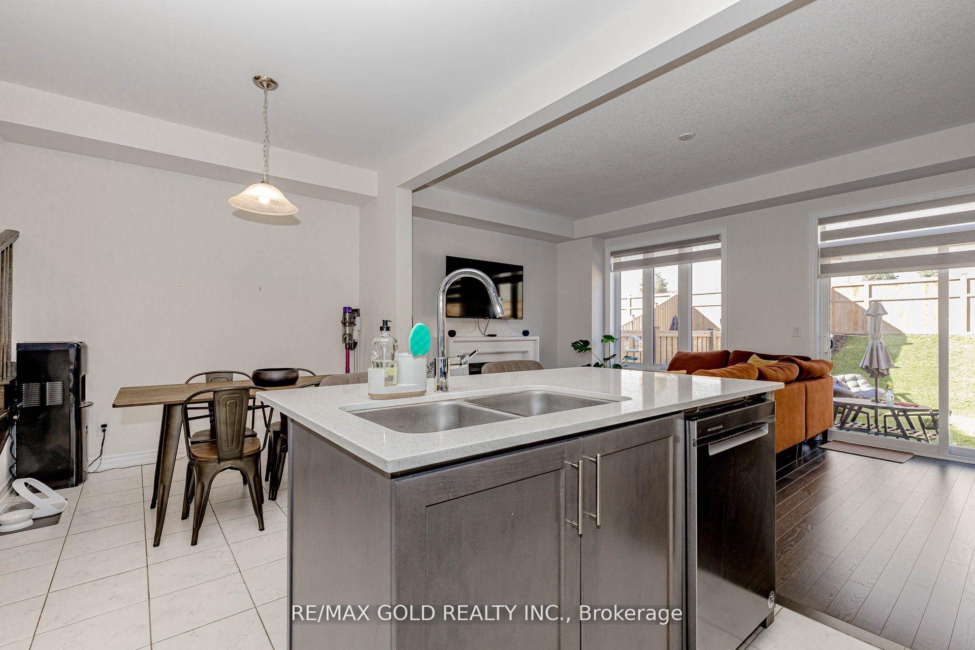 Photo 14 of 46 Reistwood Drive, Kitchener, Huron Park — HOMEH