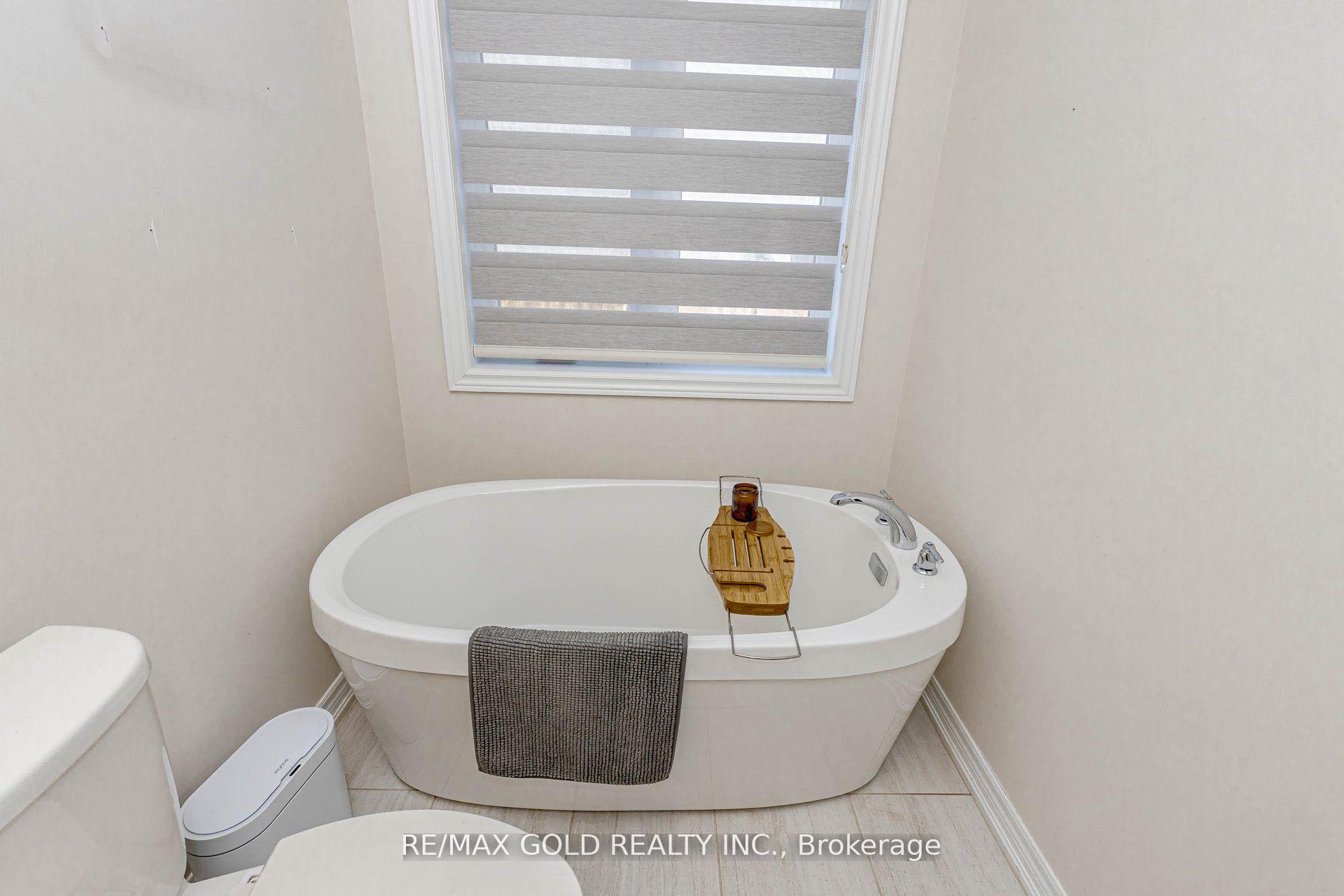 Photo 24 of 46 Reistwood Drive, Kitchener, Huron Park — HOMEH