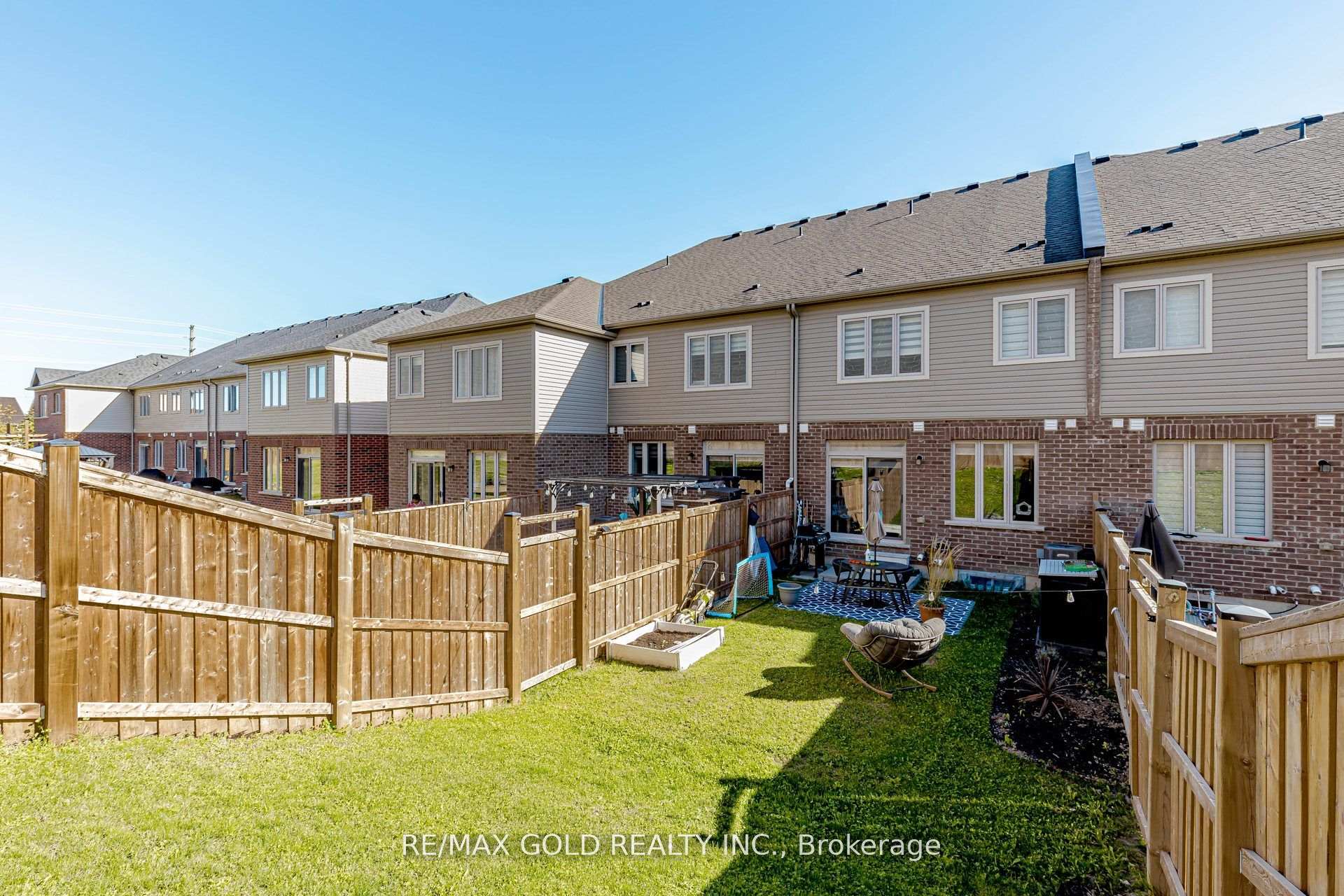 Photo 40 of 46 Reistwood Drive, Kitchener, Huron Park — HOMEH