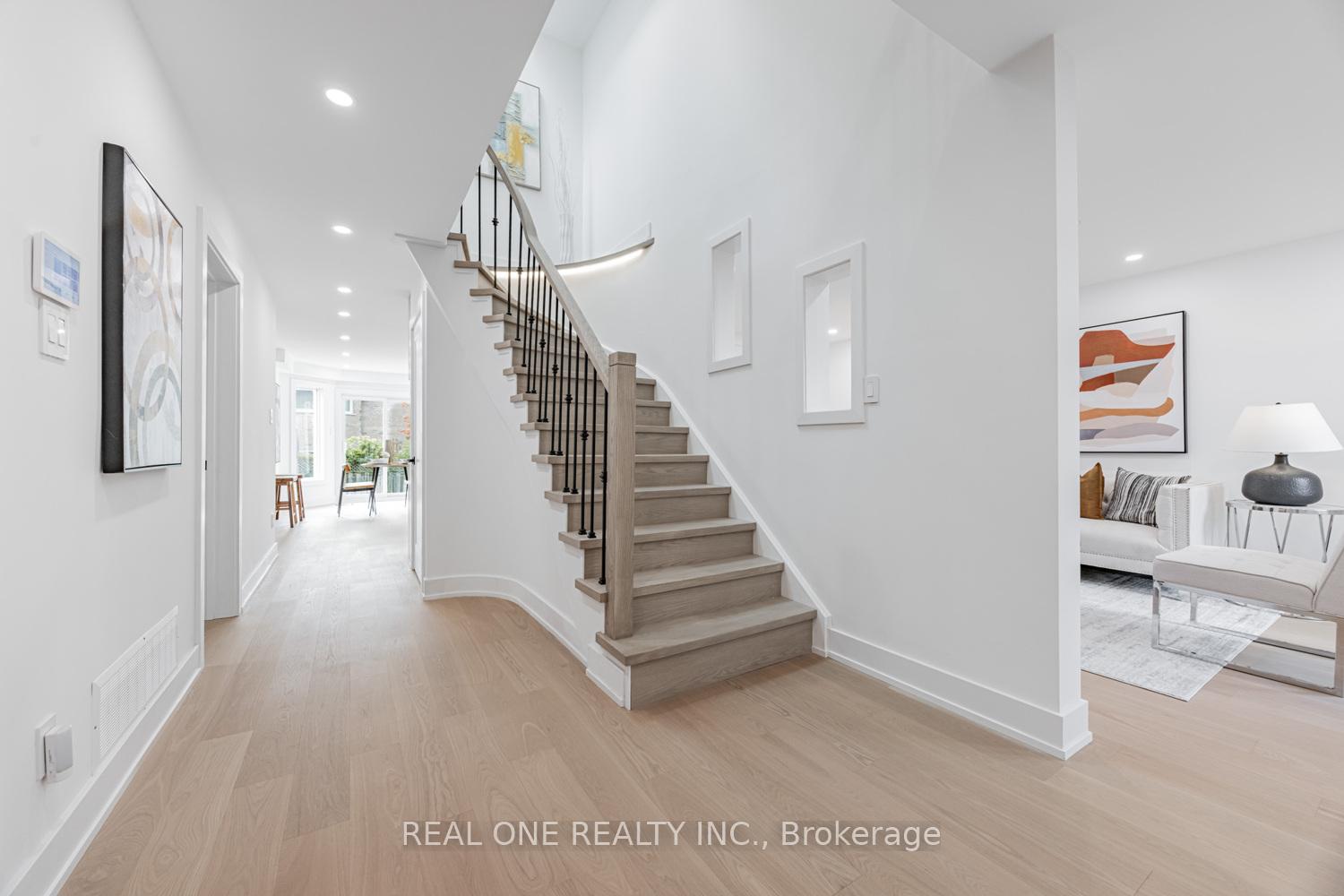 Photo 3 of 50 Bryant Road, Markham, Markham Village — HOMEH