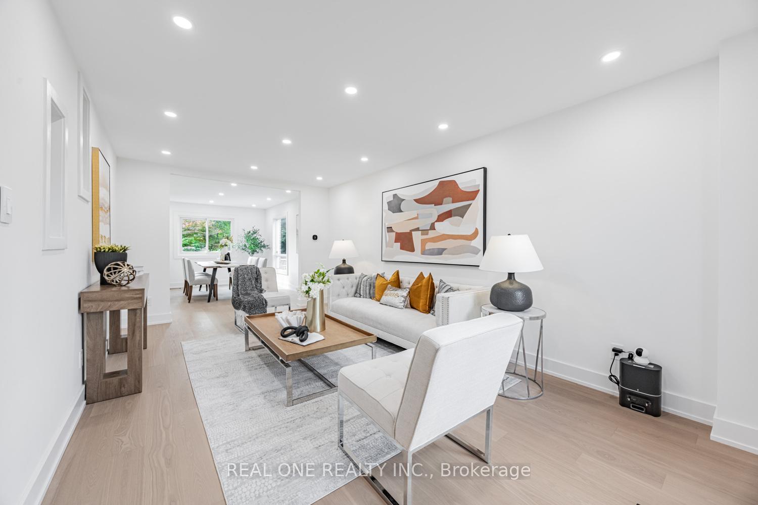 Photo 5 of 50 Bryant Road, Markham, Markham Village — HOMEH