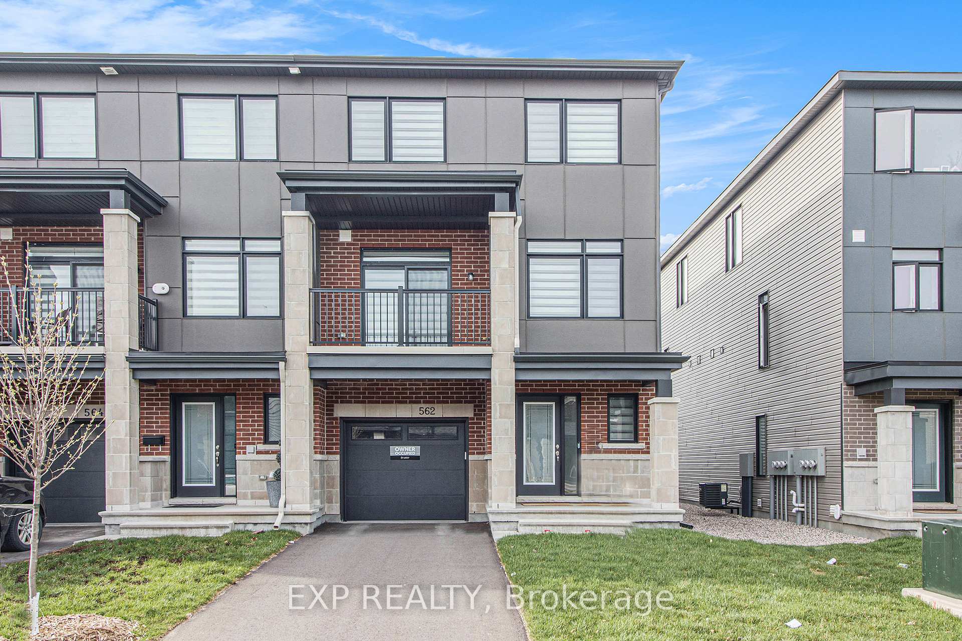 Front of 562 Tahoe Heights