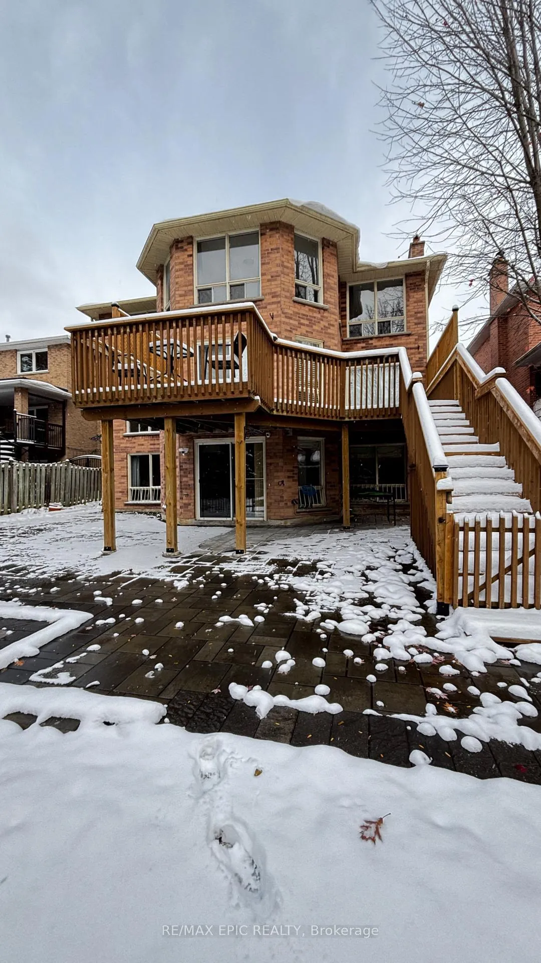 Front of Unit Lower, 24 Cairns Drive