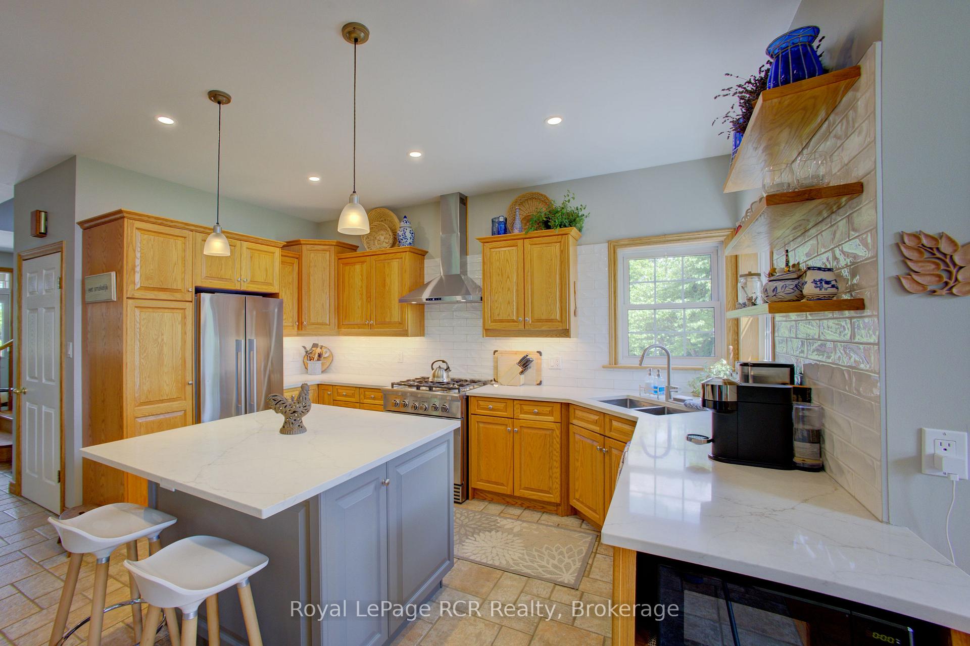 Photo 14 of 8022 Concession 16 Road, Mapleton, Rural Mapleton — HOMEH