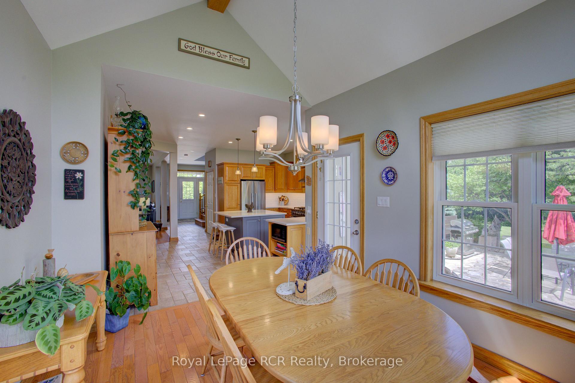 Photo 18 of 8022 Concession 16 Road, Mapleton, Rural Mapleton — HOMEH