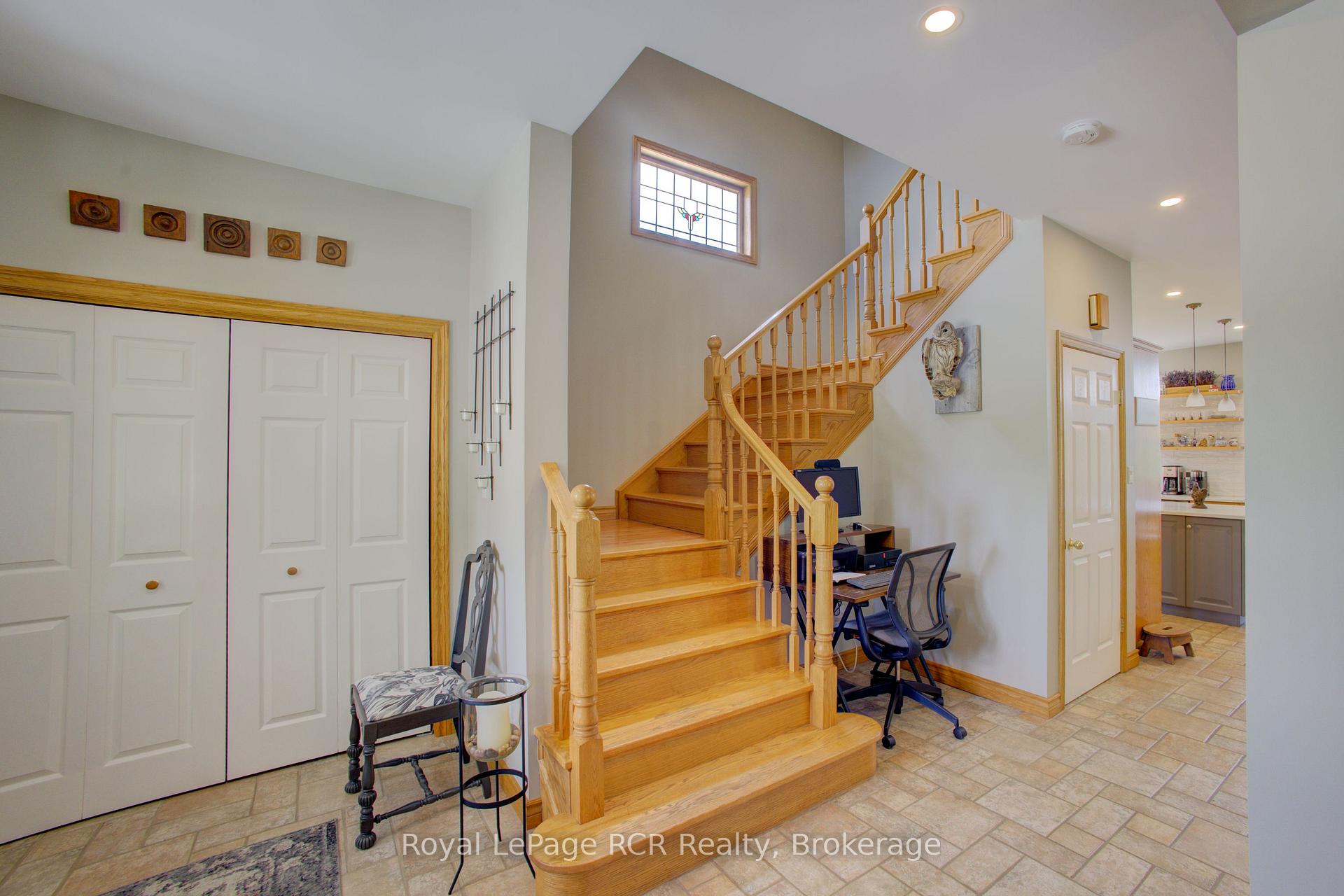 Photo 19 of 8022 Concession 16 Road, Mapleton, Rural Mapleton — HOMEH