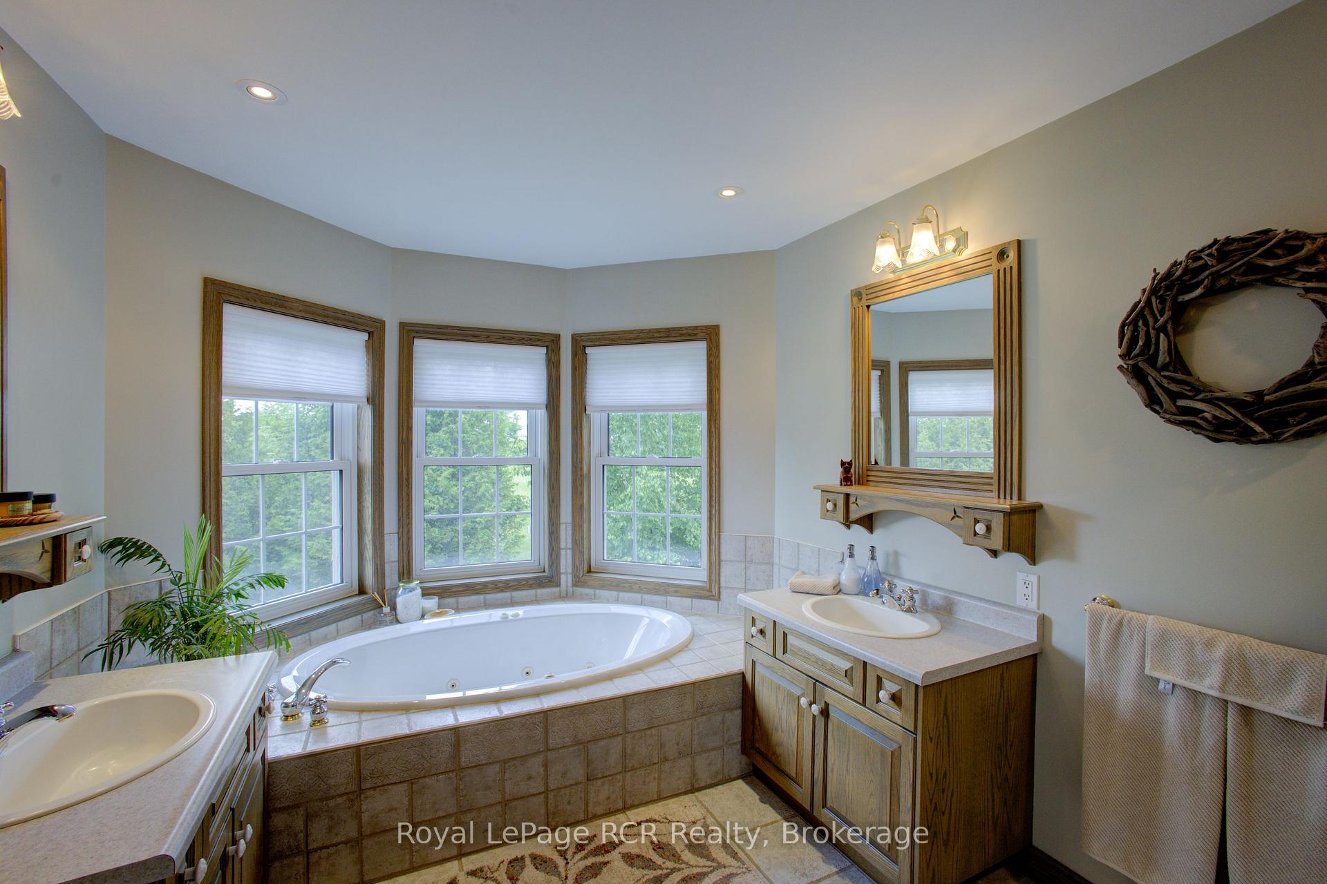 Photo 22 of 8022 Concession 16 Road, Mapleton, Rural Mapleton — HOMEH