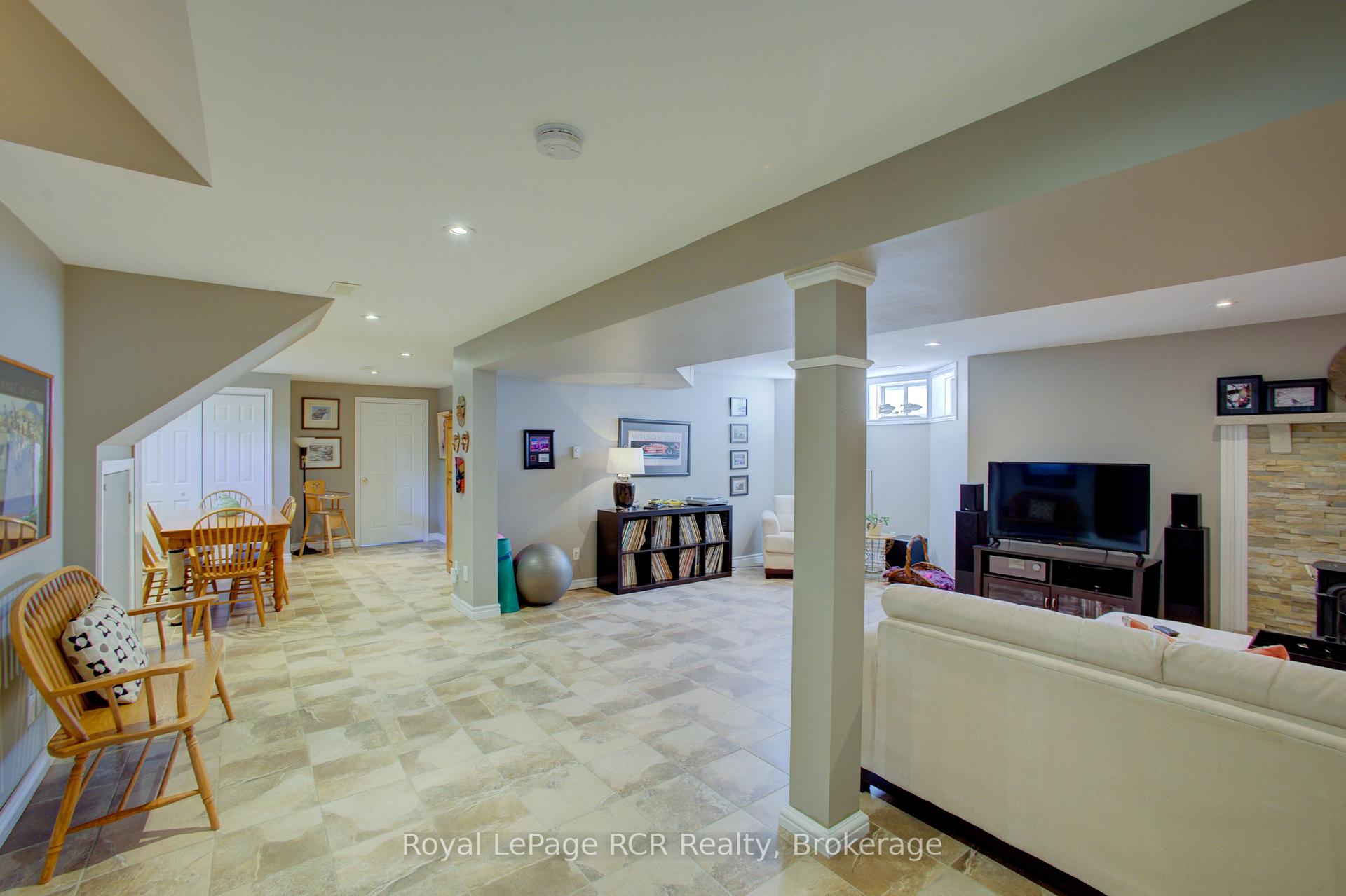 Photo 27 of 8022 Concession 16 Road, Mapleton, Rural Mapleton — HOMEH