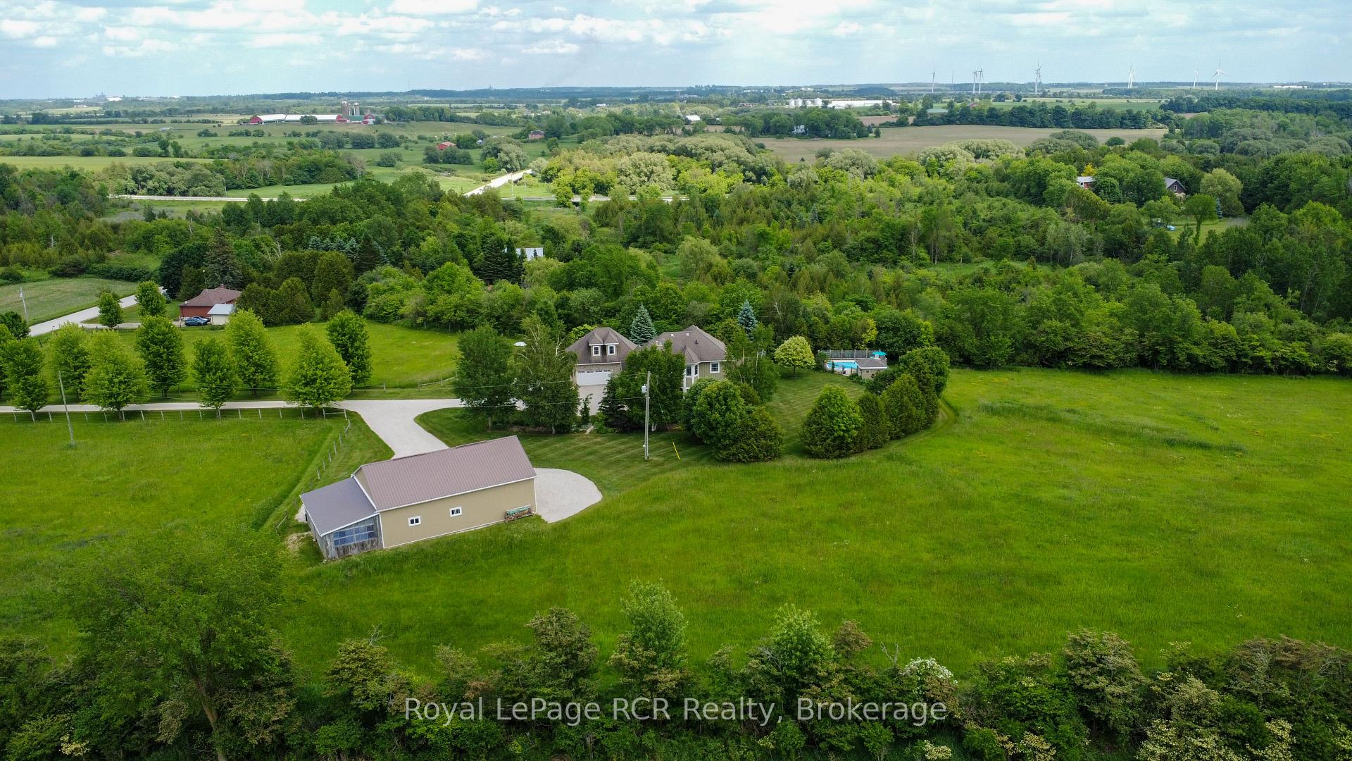 Photo 47 of 8022 Concession 16 Road, Mapleton, Rural Mapleton — HOMEH