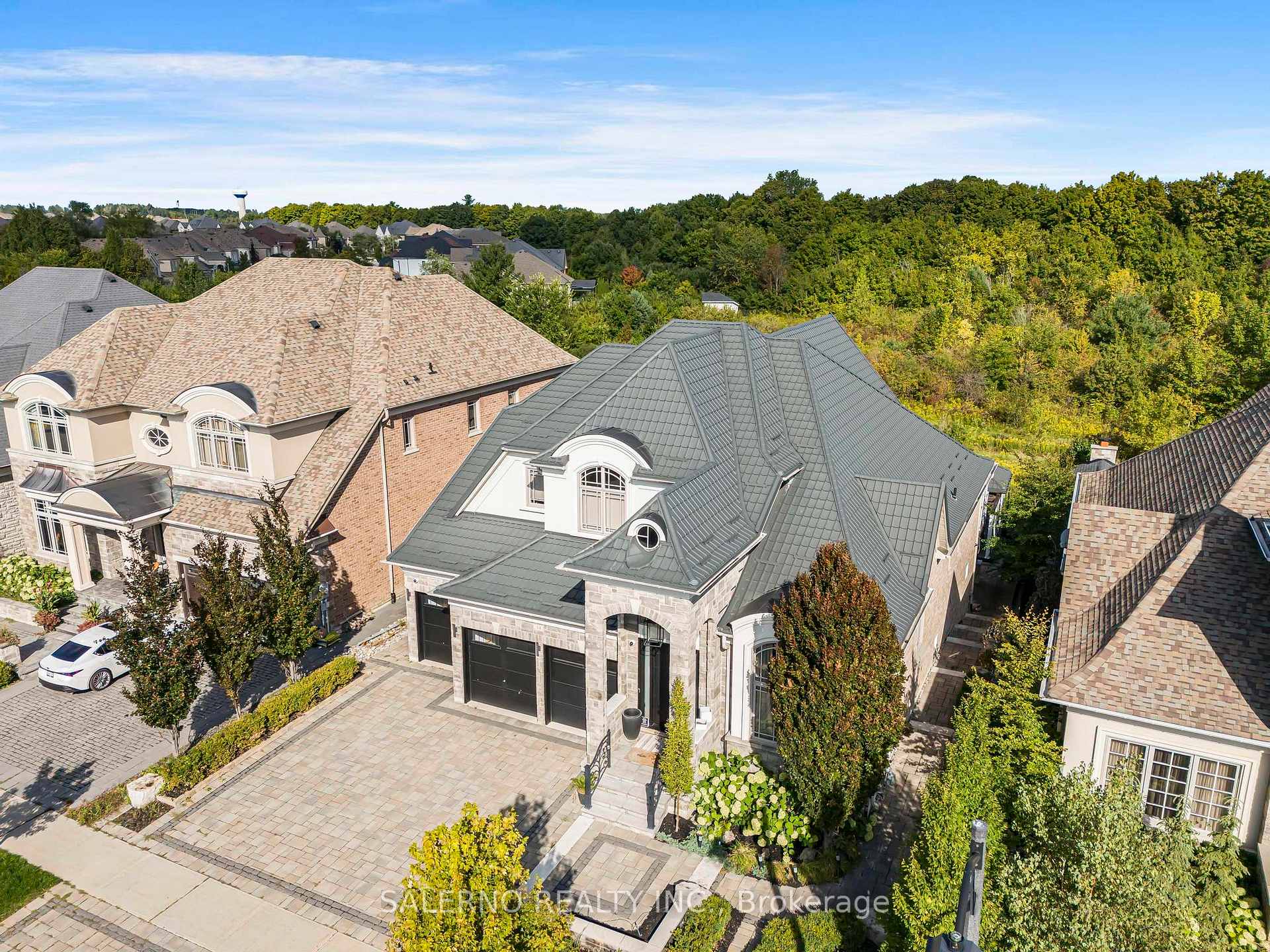Photo 3 of 14 Bluff Trail, King, Nobleton — HOMEH