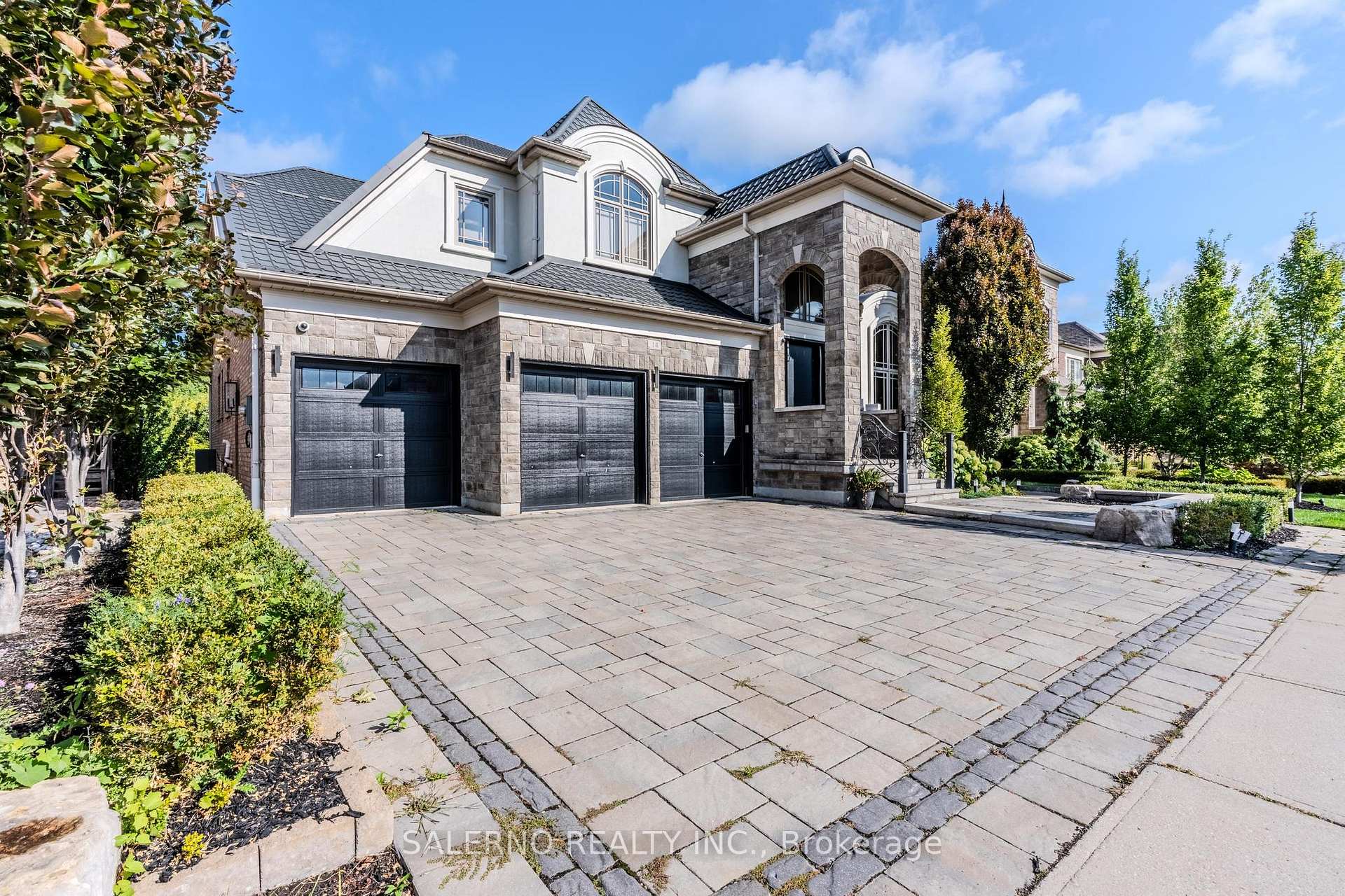Photo 4 of 14 Bluff Trail, King, Nobleton — HOMEH