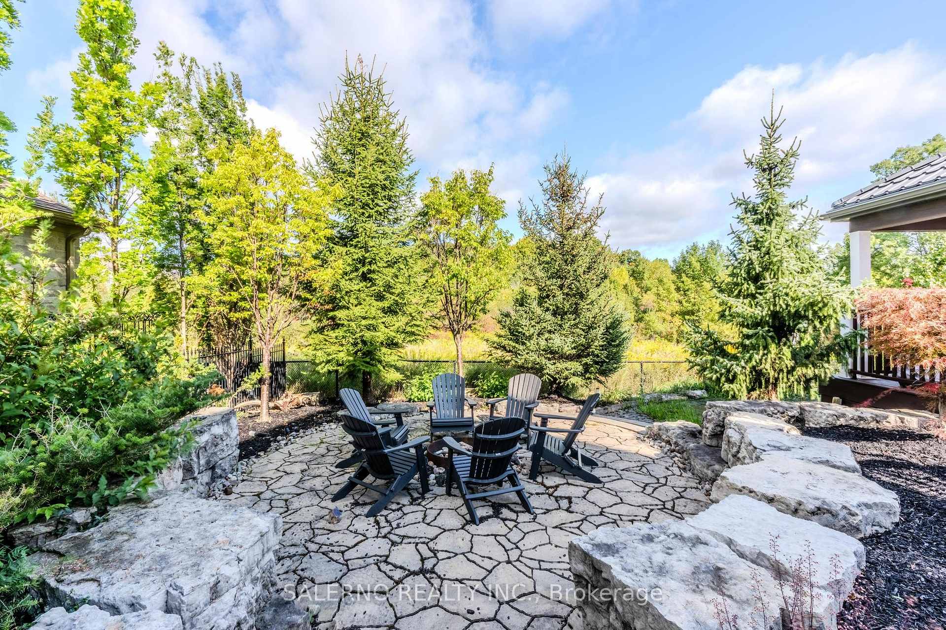 Photo 46 of 14 Bluff Trail, King, Nobleton — HOMEH
