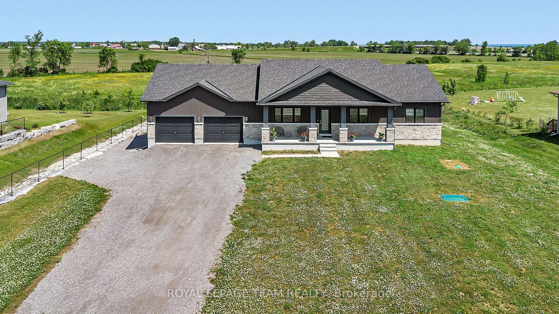 Photo 5 of 17 Isobel McEwan Street, McNab/Braeside, Mcnab/Braeside Twps — HOMEH