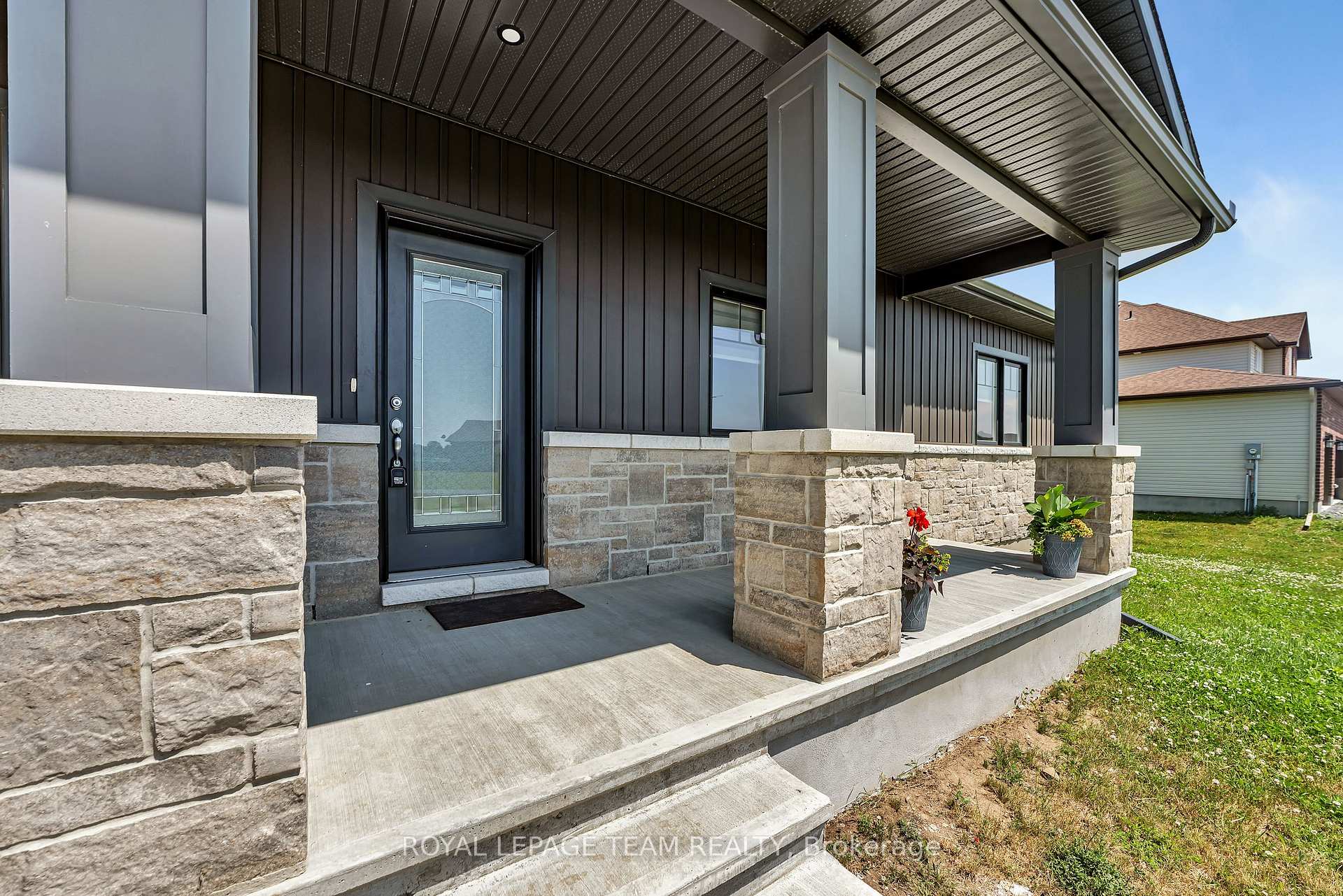 Photo 6 of 17 Isobel McEwan Street, McNab/Braeside, Mcnab/Braeside Twps — HOMEH