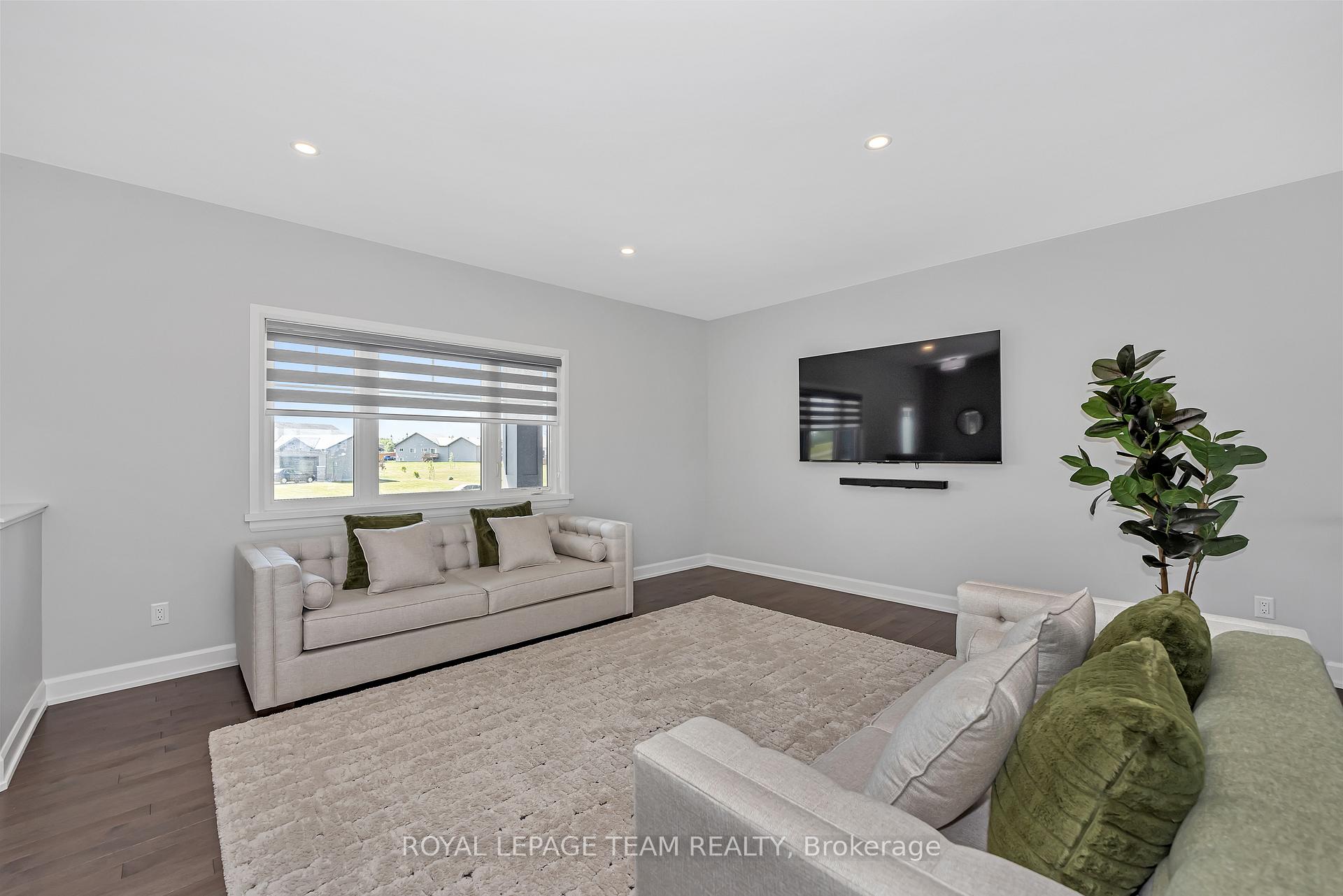 Photo 12 of 17 Isobel McEwan Street, McNab/Braeside, Mcnab/Braeside Twps — HOMEH