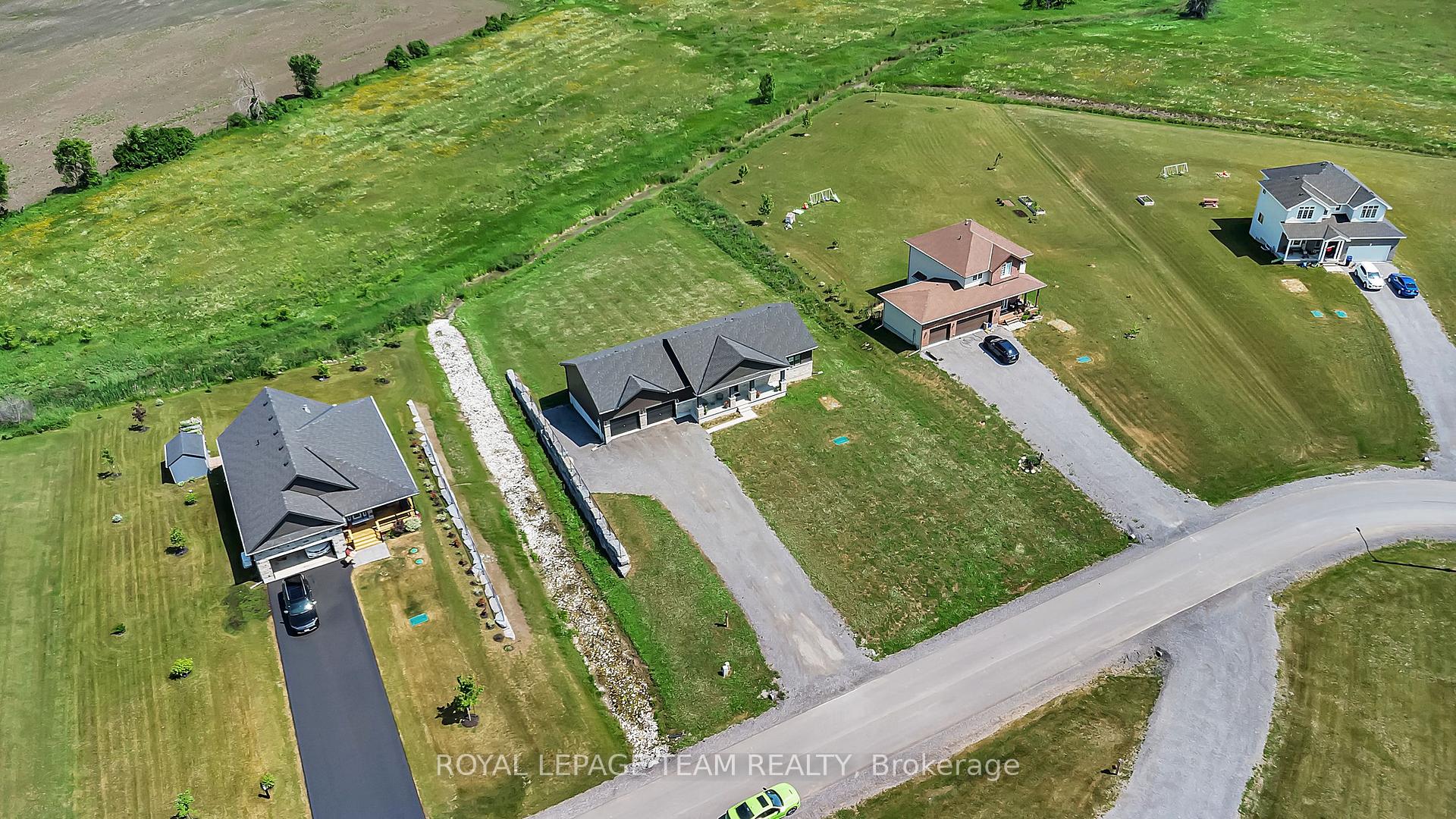 Photo 38 of 17 Isobel McEwan Street, McNab/Braeside, Mcnab/Braeside Twps — HOMEH