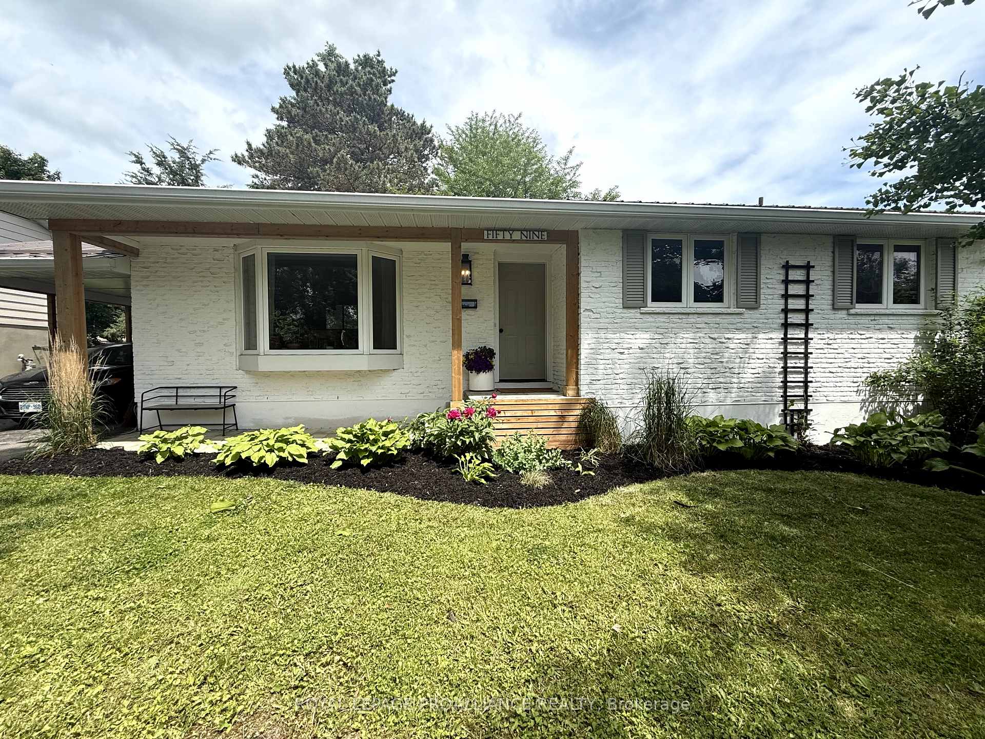 Photo 1 of 59 Kidd Drive, Loyalist, Amherstview — HOMEH