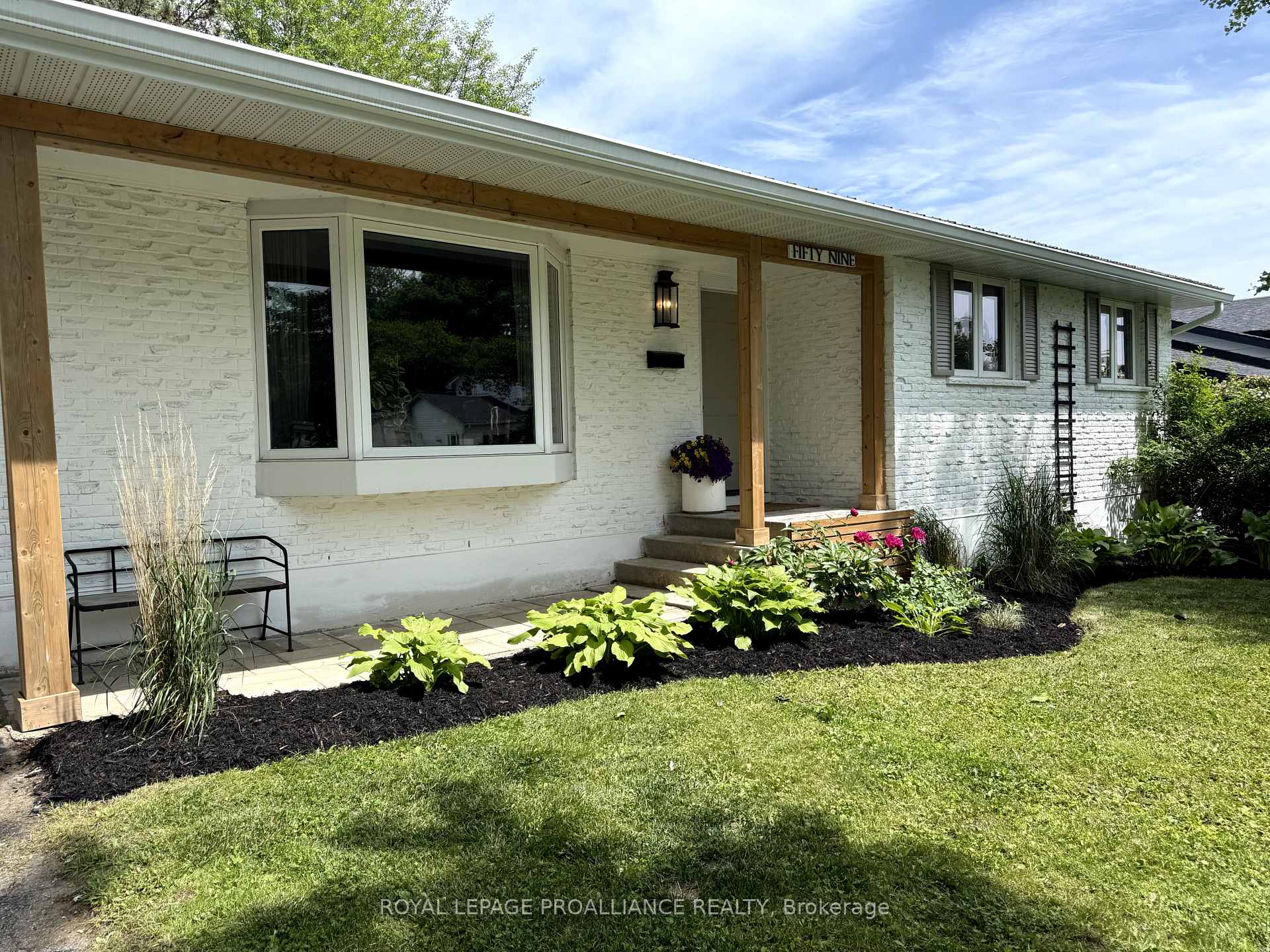 Photo 2 of 59 Kidd Drive, Loyalist, Amherstview — HOMEH