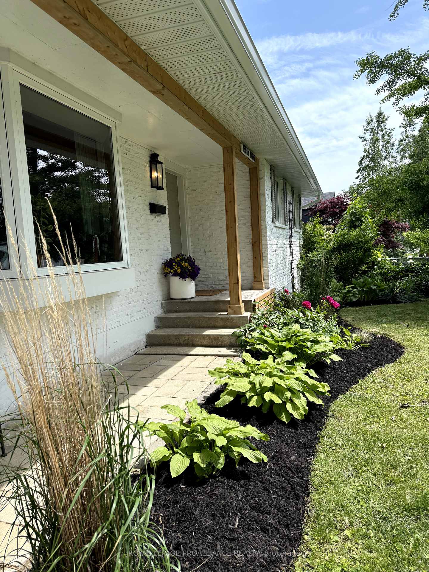 Photo 3 of 59 Kidd Drive, Loyalist, Amherstview — HOMEH