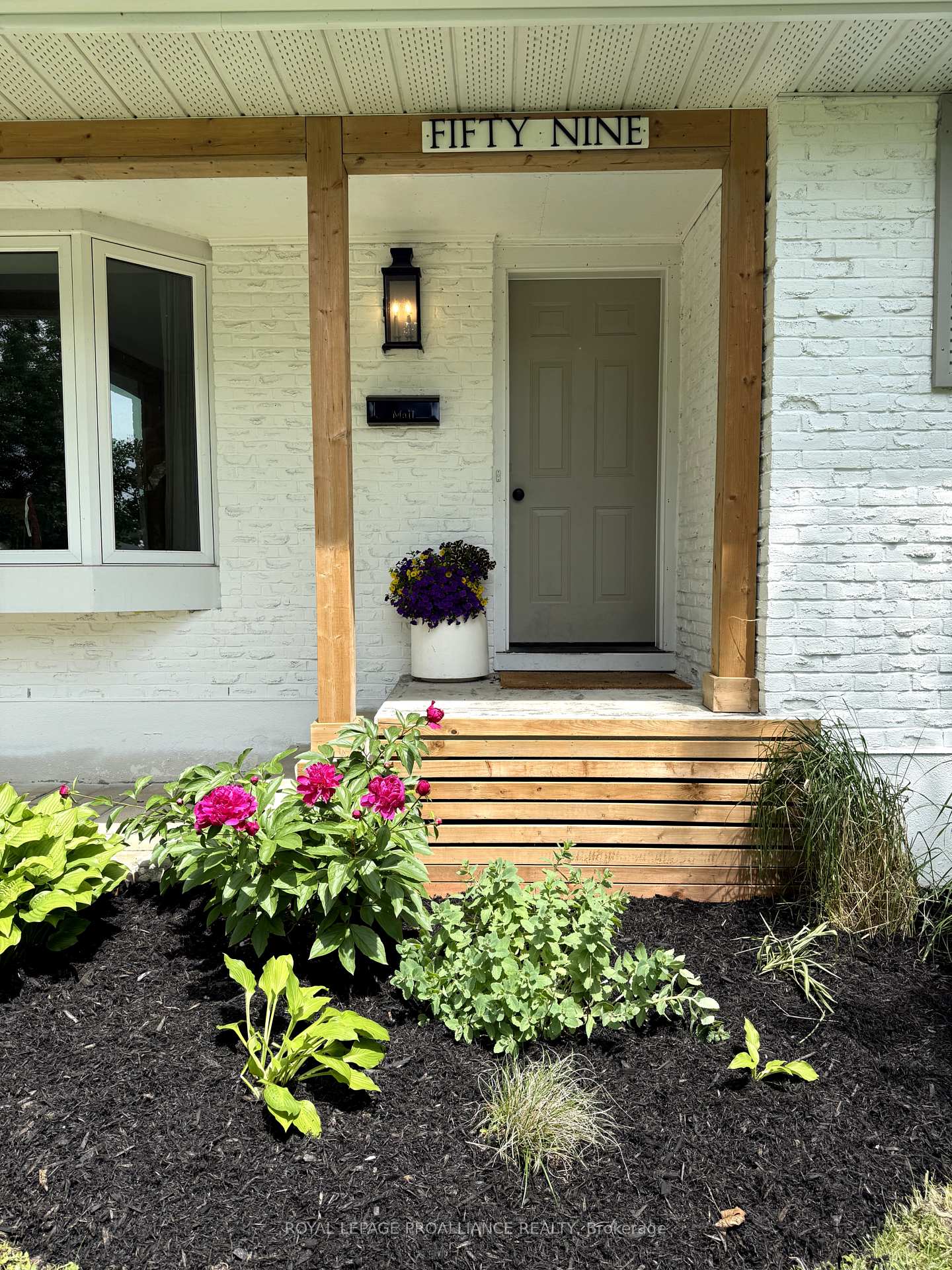 Photo 4 of 59 Kidd Drive, Loyalist, Amherstview — HOMEH