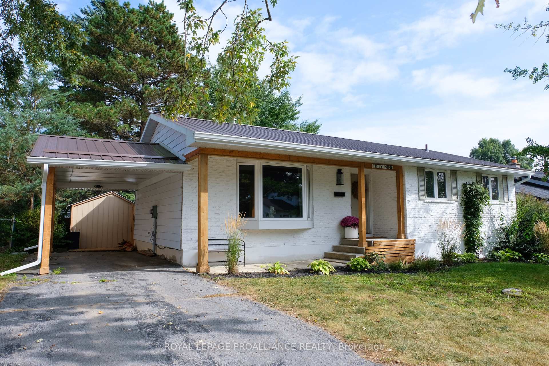 Photo 24 of 59 Kidd Drive, Loyalist, Amherstview — HOMEH