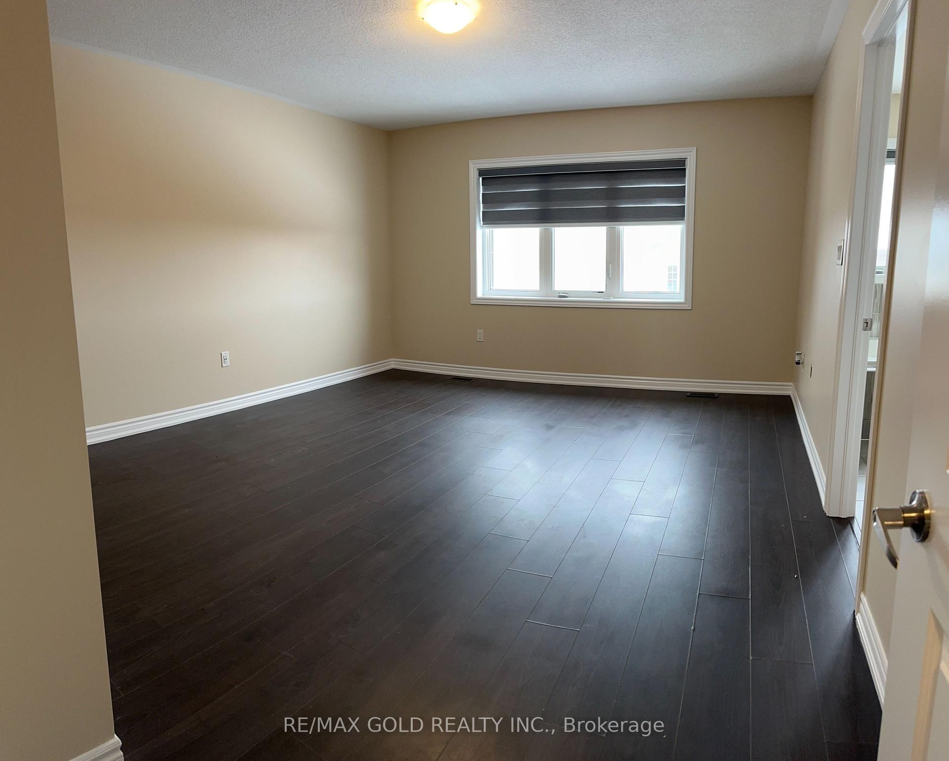 Photo 4 of 2242 Grainger Loop, Innisfil, Alcona — HOMEH