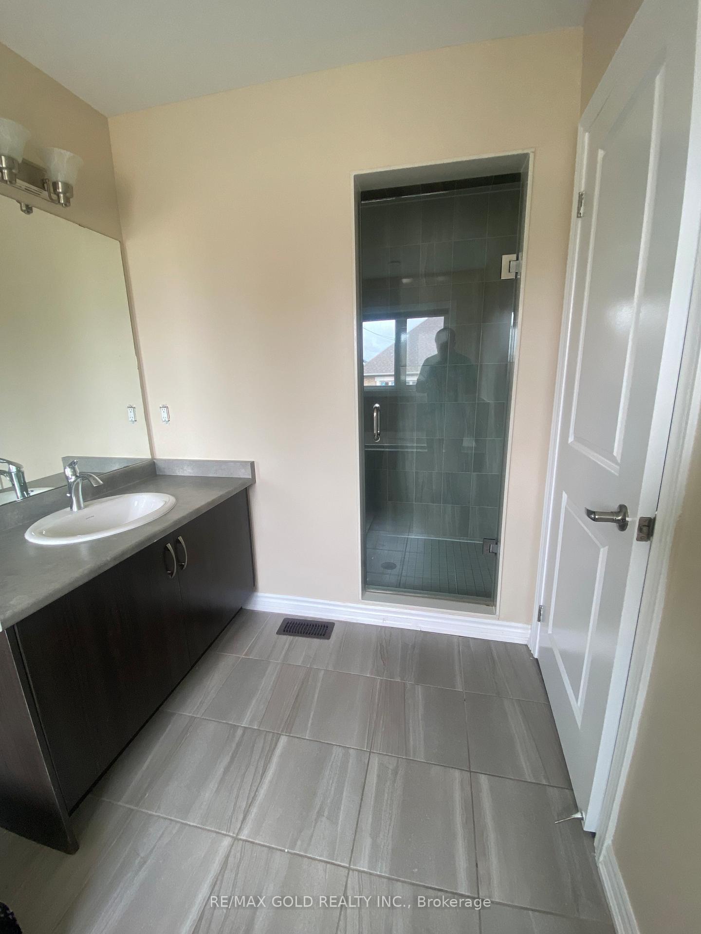 Photo 7 of 2242 Grainger Loop, Innisfil, Alcona — HOMEH