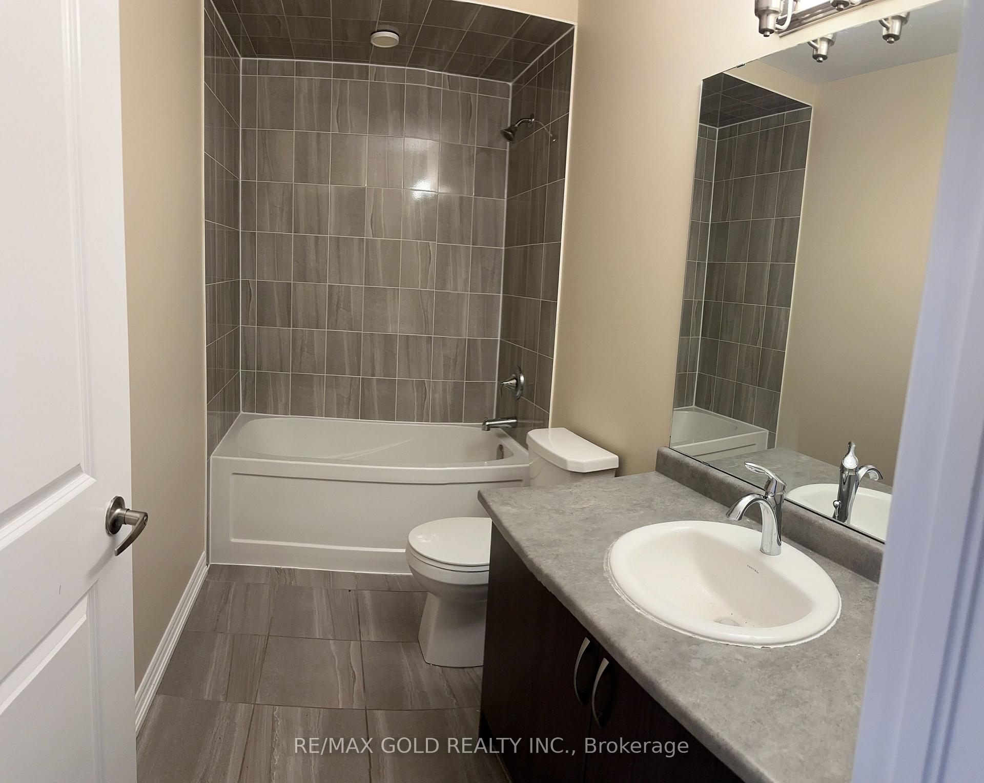 Photo 10 of 2242 Grainger Loop, Innisfil, Alcona — HOMEH