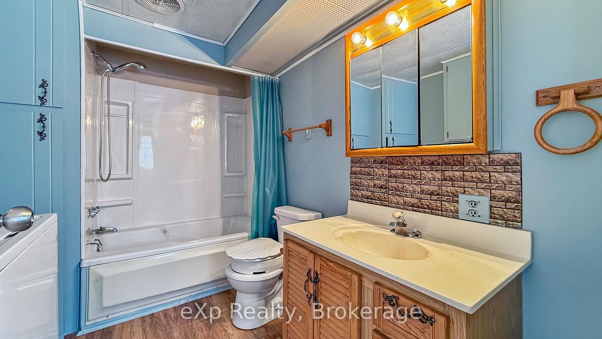 Photo 15 of Unit Unit 2, 3075 Mary Street, Howick — HOMEH