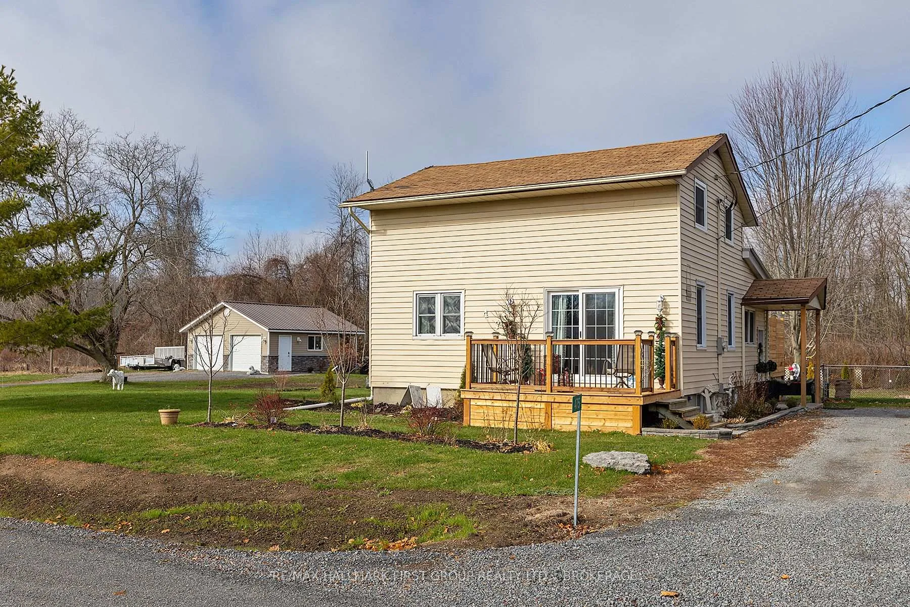 Photo 1 of 475 Absalom Road, Loyalist, Lennox and Addington - South — HOMEH