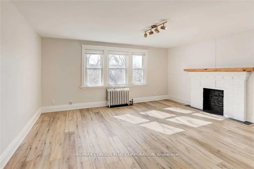 Photo 2 of Unit 4, 4 North Oval Street, Hamilton, Westdale — HOMEH