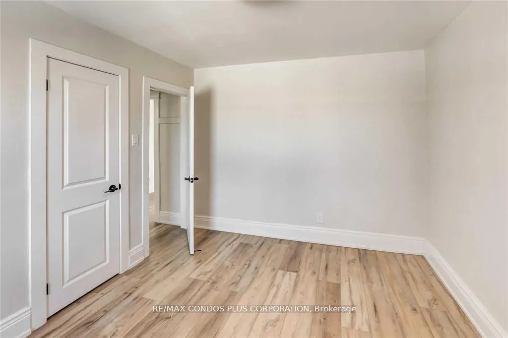 Photo 10 of Unit 4, 4 North Oval Street, Hamilton, Westdale — HOMEH