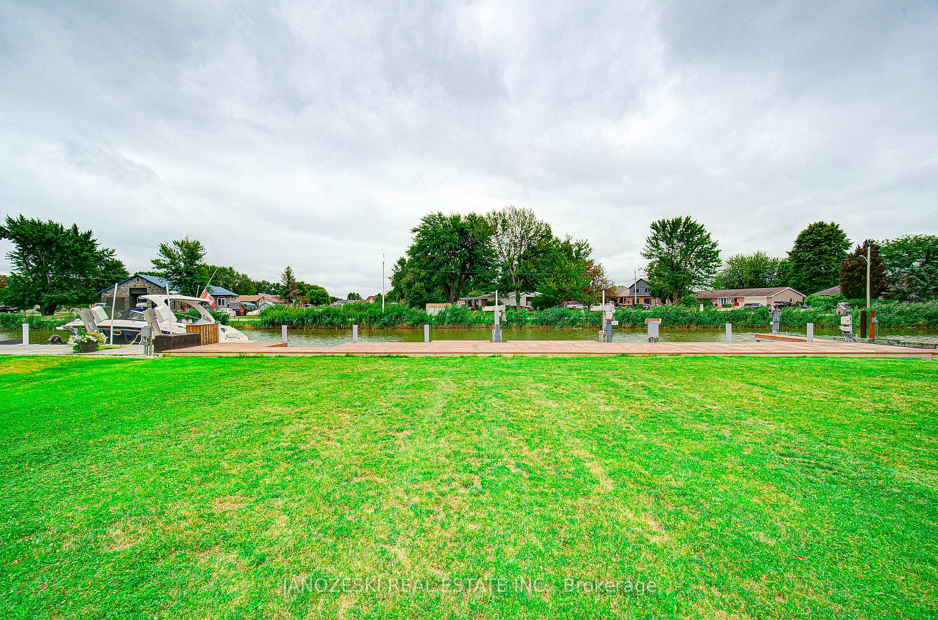 Photo 10 of 19055 Lakeside Drive, Lakeshore — HOMEH