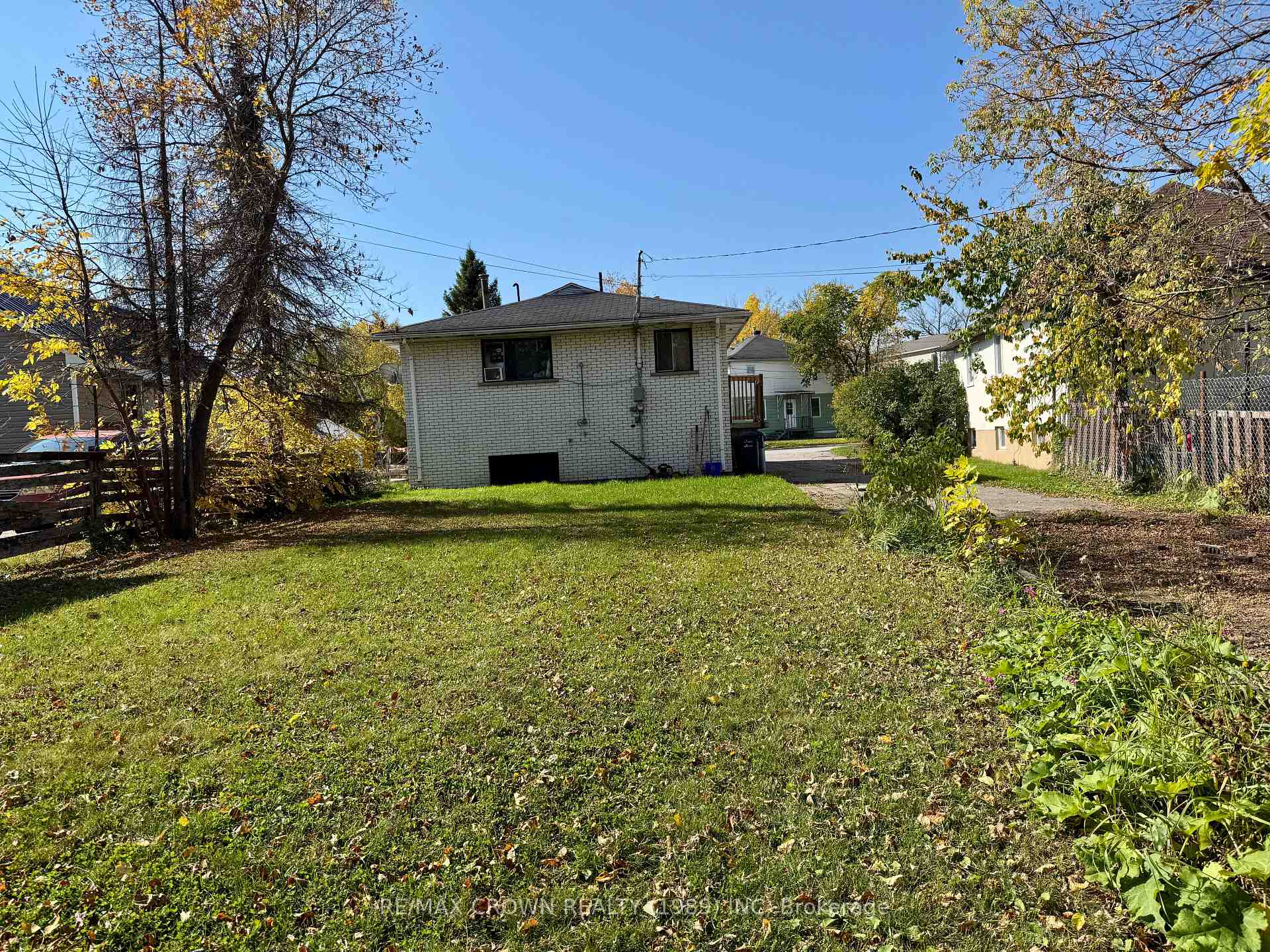 Photo 2 of 94 Byng Avenue, Kapuskasing — HOMEH