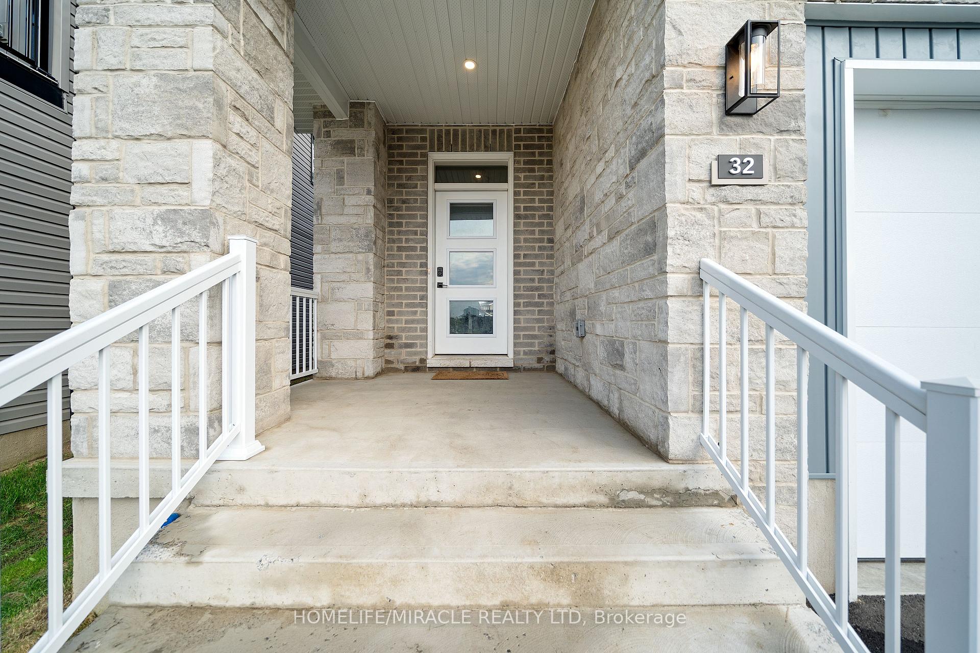 Photo 4 of 32 Walden Pond Drive, Loyalist, Amherstview — HOMEH