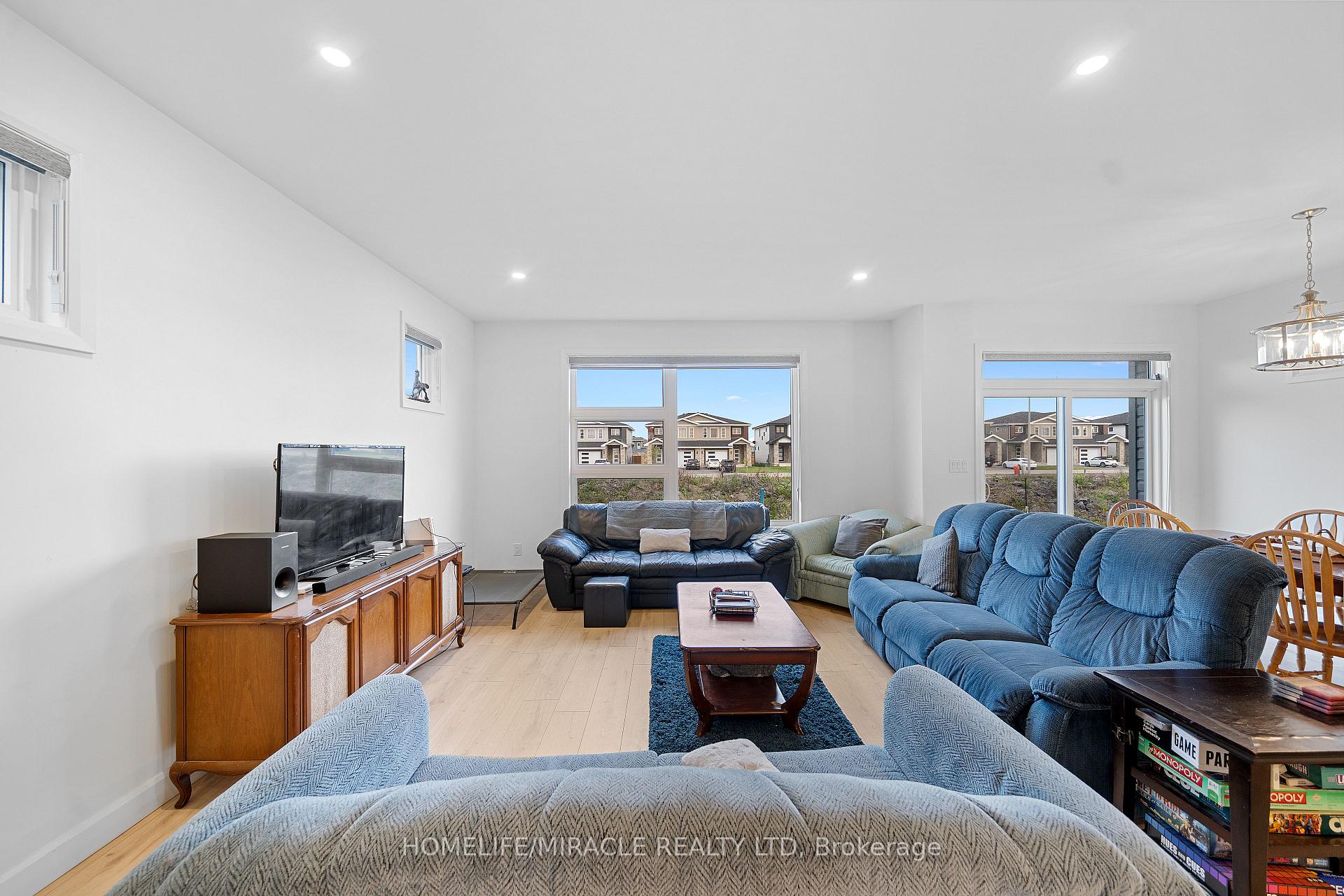 Photo 9 of 32 Walden Pond Drive, Loyalist, Amherstview — HOMEH